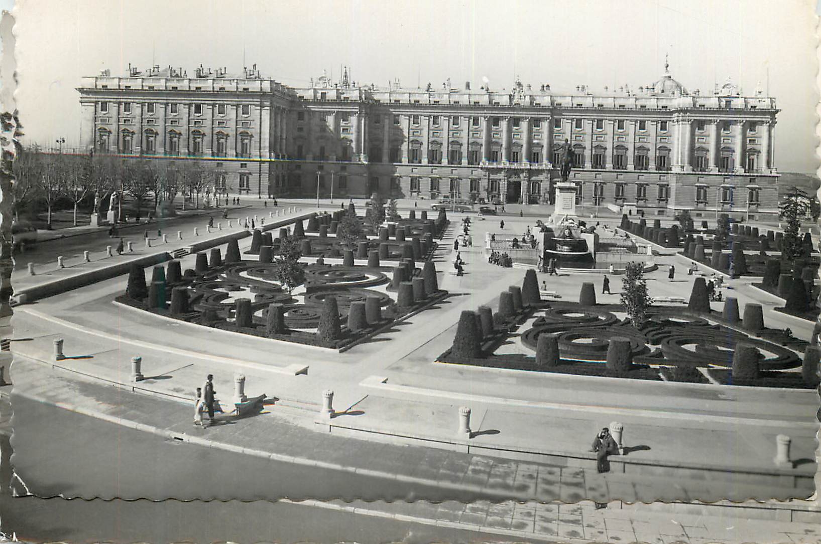 CPM Madrid Plaza de Oriente Palacio Nacional Place d Orient Palais National Ediciones Garcia Garabella Zaragosa Prohibid