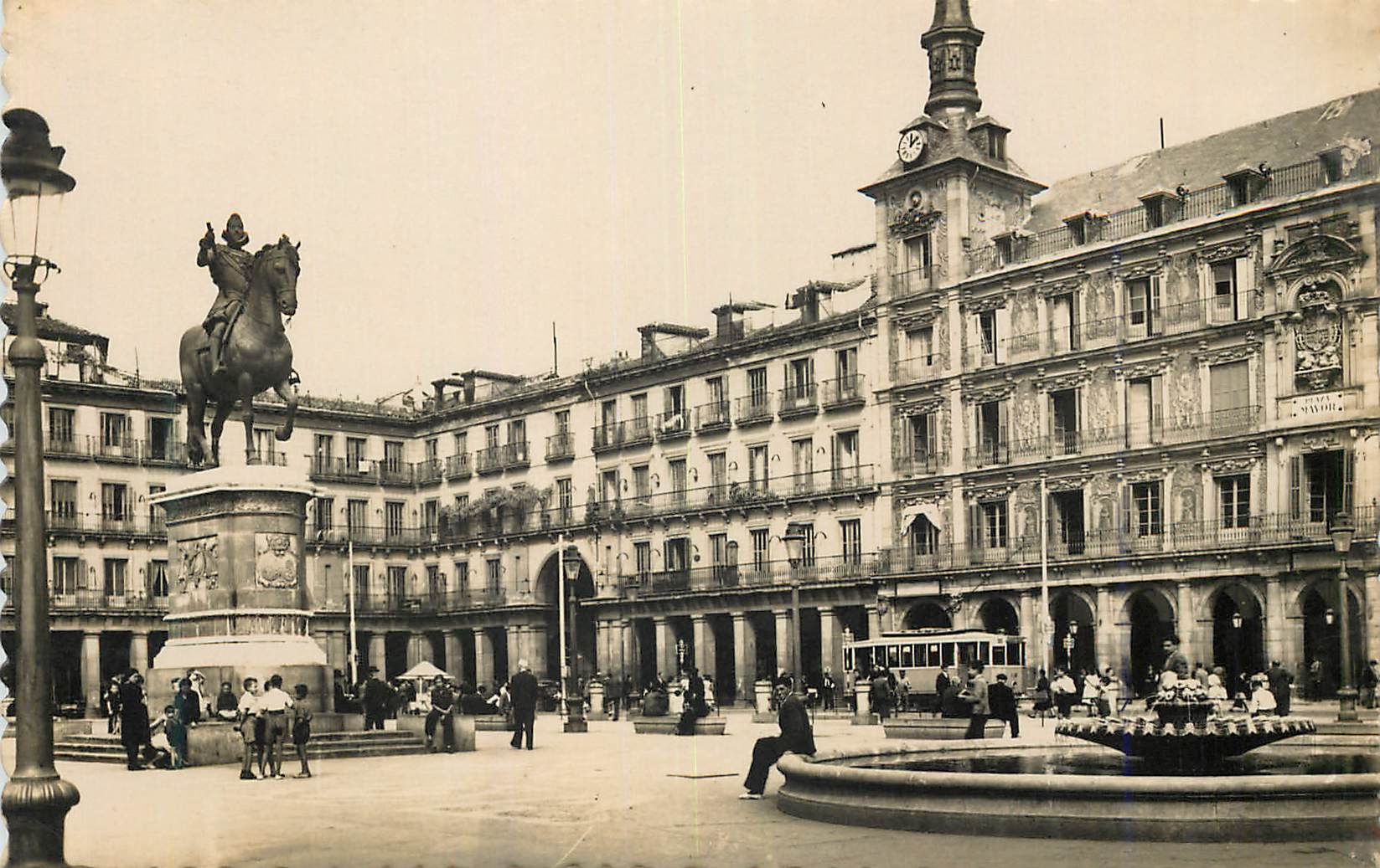 Madrid - Plaza Mayor — Statue équestre de Felipe III — Photo García Garrabella