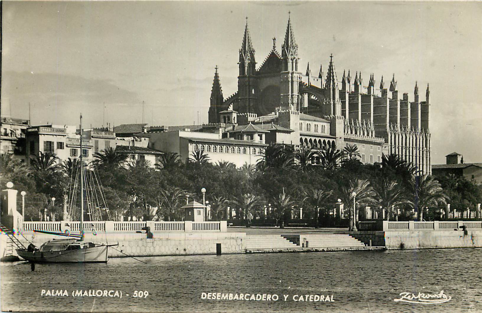CPA Palma Mallorca Desembarcadero y Catedral Talleres A Zerkowitz Fotografo Barcelona Prohibida la reproduccion