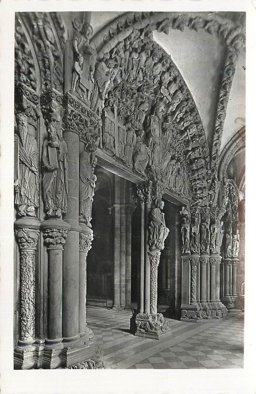 CPA Santiago de Compostela Portico de la Gloria Lago de los Apostoles Portique de la Gloire Cote des Apotres Ediciones A