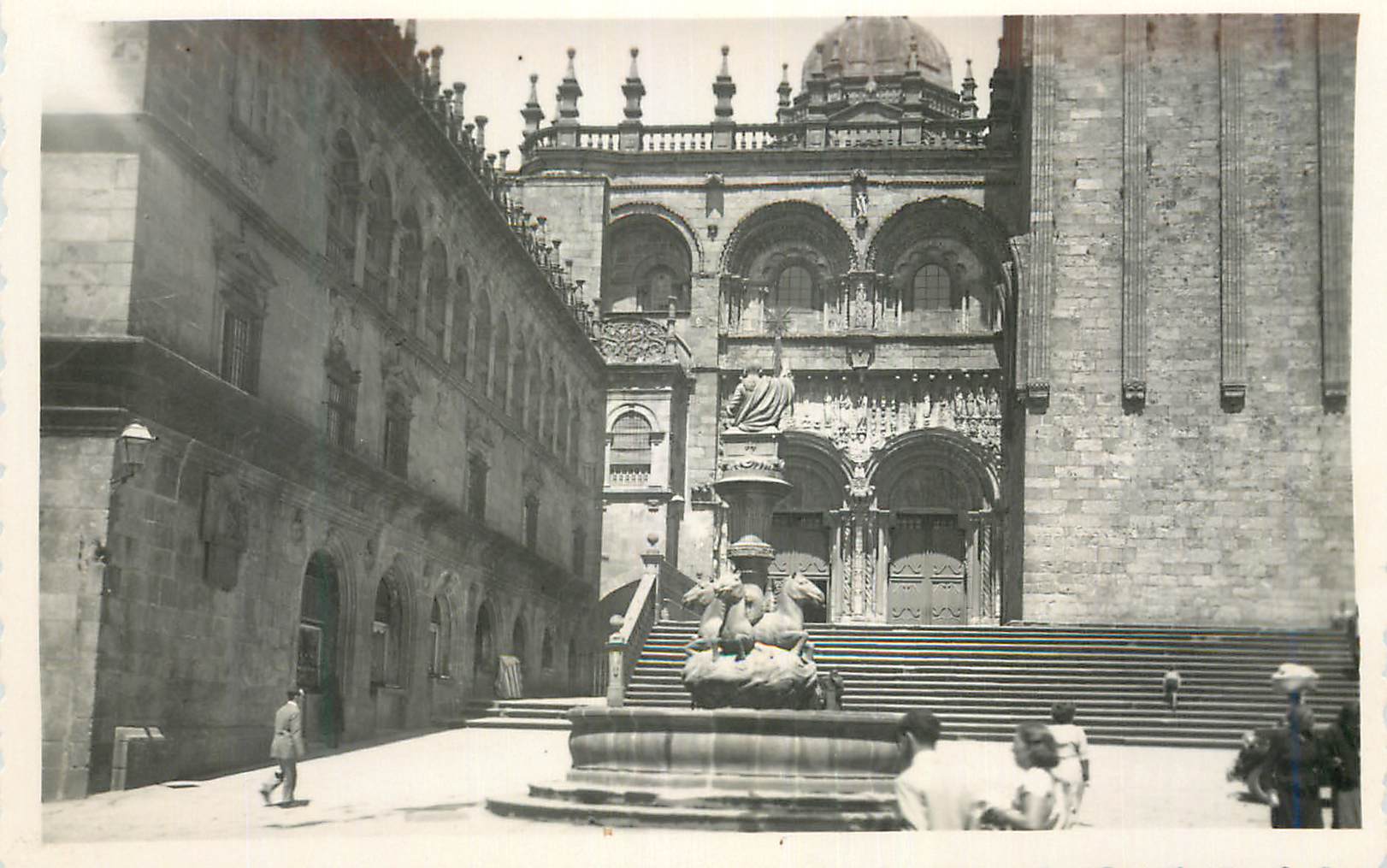 CPA Santiago de Compostela Plaza de las Platerias  Place des Orievreries Tarjeta Postal Ediciones Darvi Zaragoza Prohibi