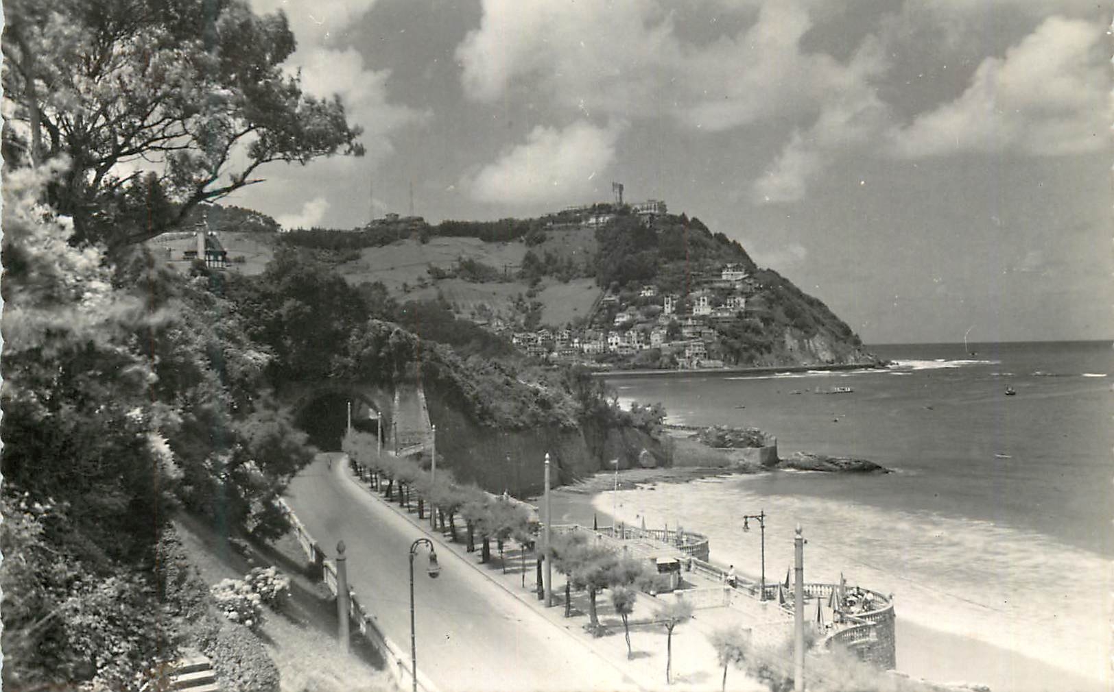 CPA San Sebastian El Monte Igueldo Le Mont Igueldo Tarjeta Postal Impreso en Espana Ediciones Lujo Zaragoza Prohibida la