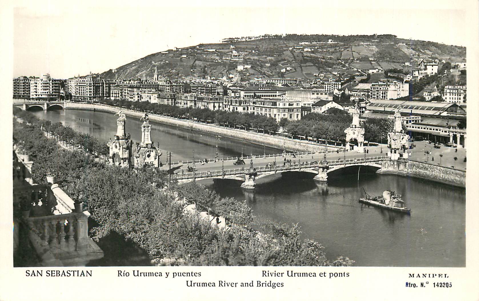 CPA San Sebastian Rio Urumea y puentes Rivier Urumea et ponts Manipel Vista San Sebastian Grandes Fiestas Pruebas Deport
