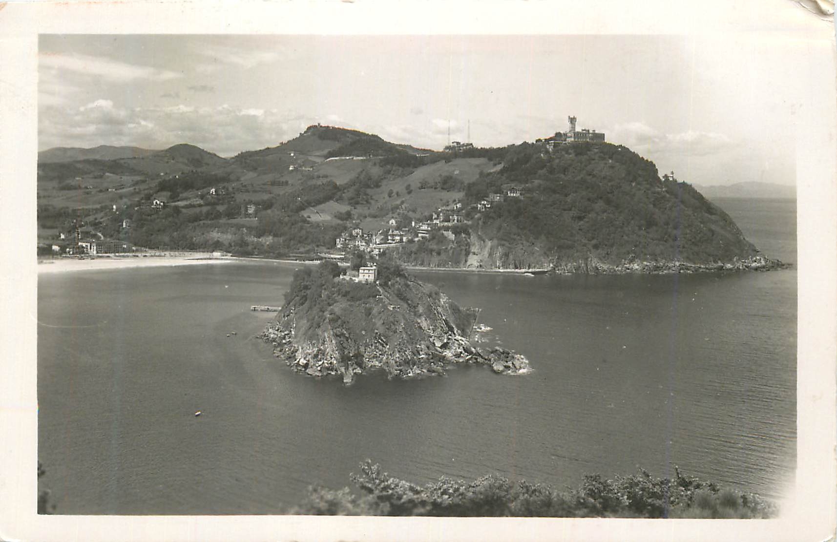 CPA San Sebastian Isla de Sta Clara y Monte Igueldo Ille Sta Clara et Mont Igueldo Ediciones C C Zaragoza Casa Monte Igu