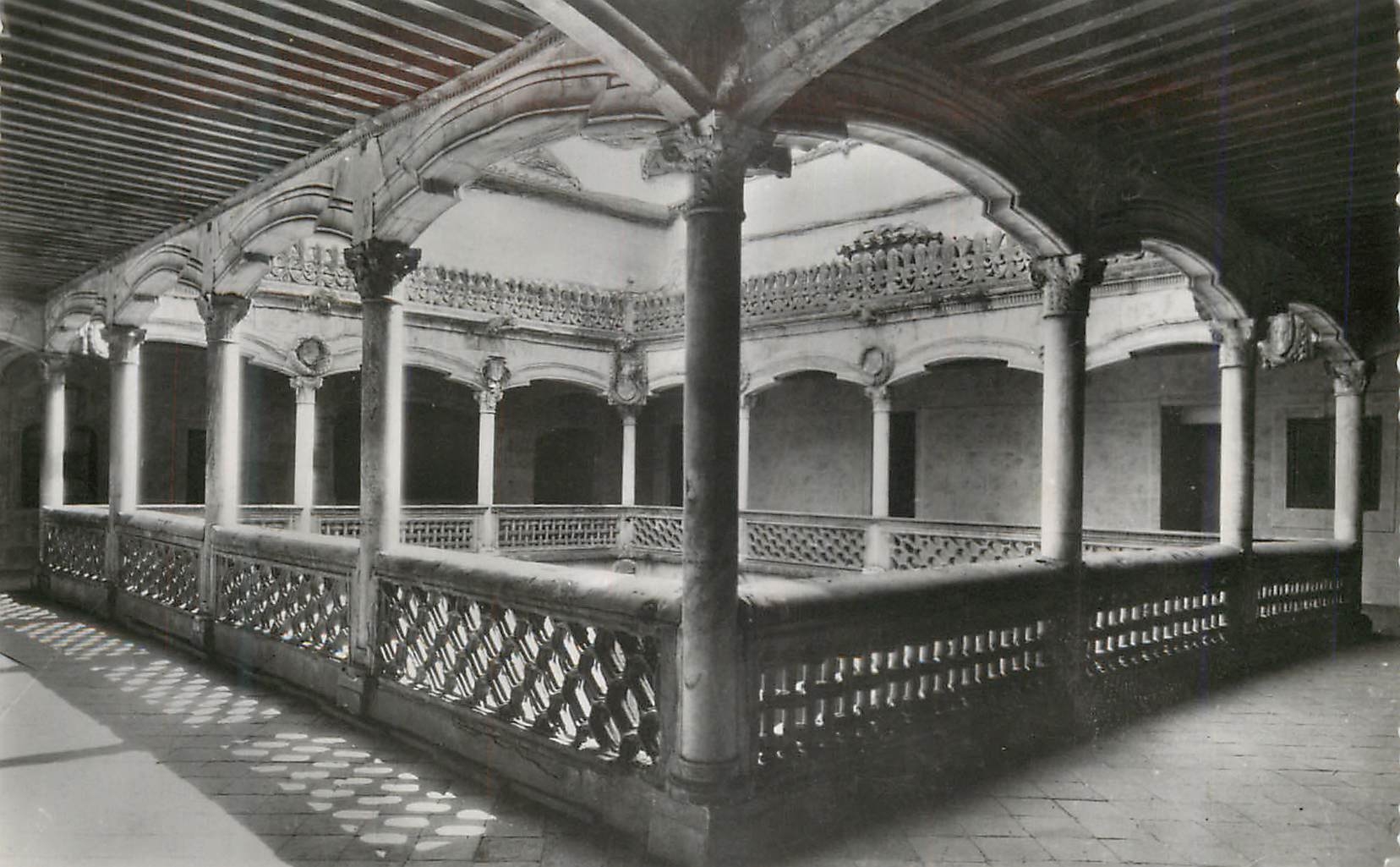 CPA Salamanca Casa de las Conchas Galeria alta Maison des coquilless Galerie haute Heliotipia Artistica Espanola Madrid