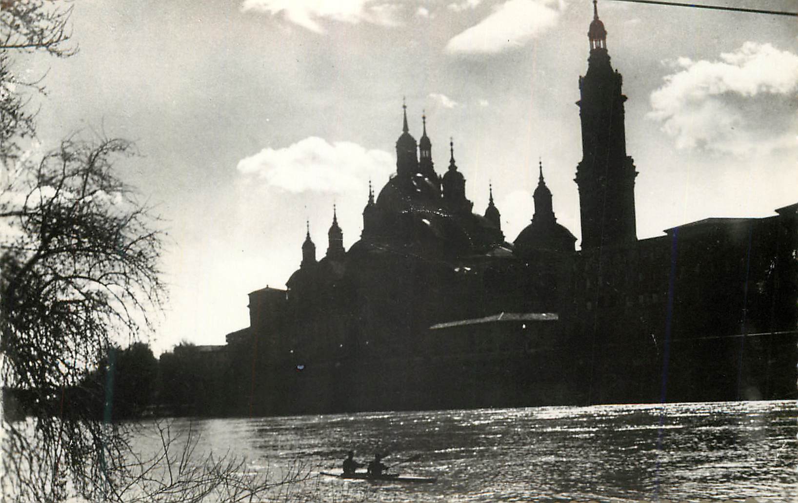 CPA Zaragoza El Pilar Rio Ebro La Pilar et Fleuve Ebro Ediciones Sicilia Zaragoza Prohibida la reproduccion