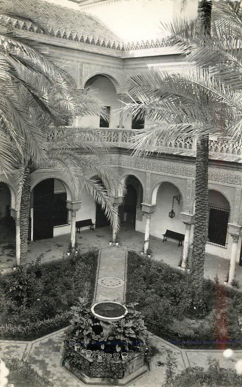 CPM Sevilla Patio Palacio de Les Duenas Ediciones Sicilia Zaragoza Prohibida la reproduccion