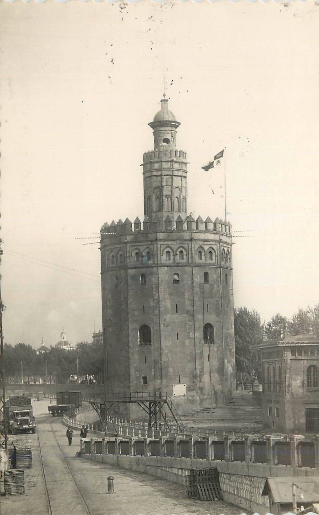 CPM Sevilla Torre de Oro Seville Tour de l Or Ediciones Garcia Garabella Prohibida la reproduccion Tarjeta Postal