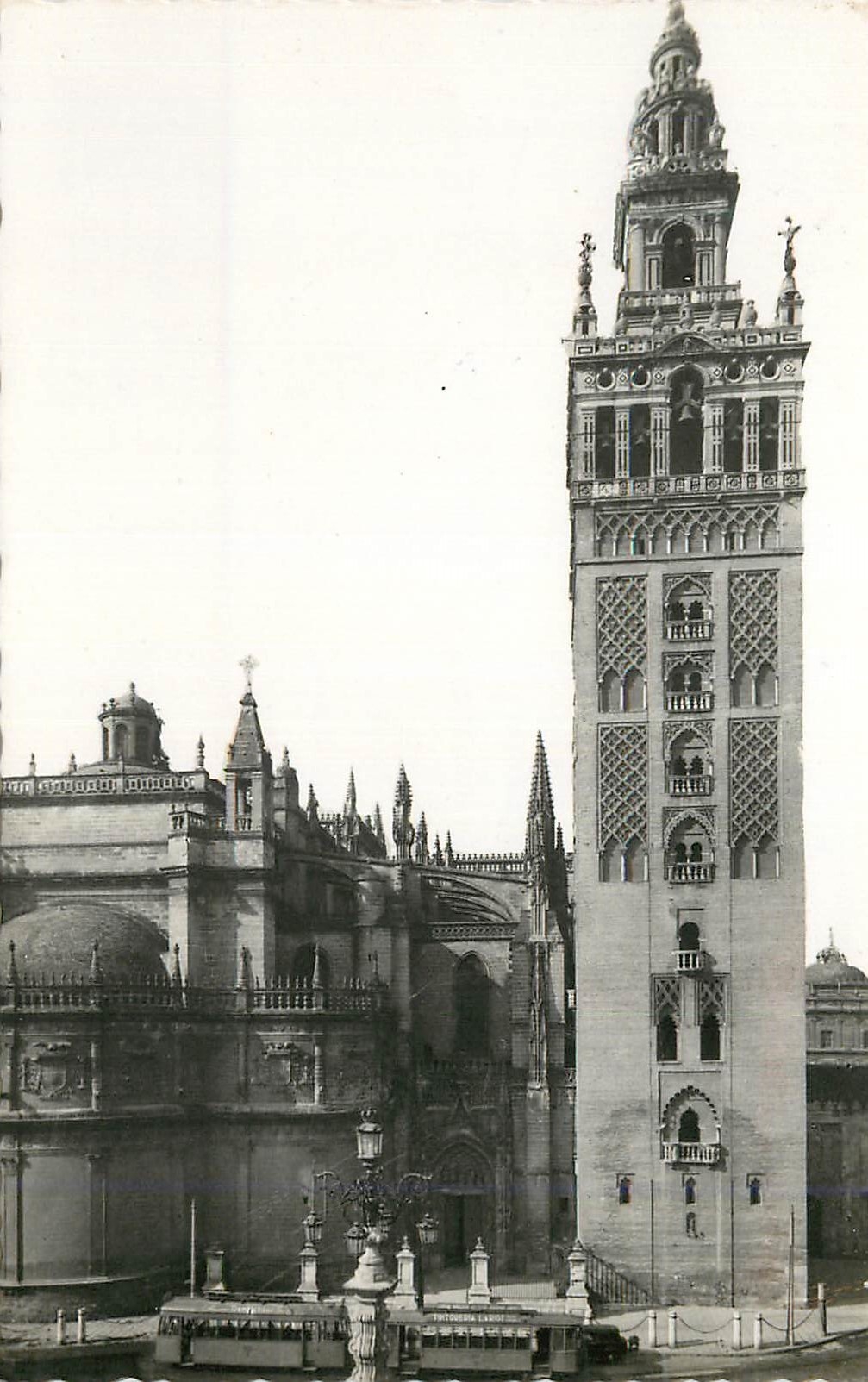CPM Sevilla Torre de la Giralda Ediciones Arribas Zaragoza Prohibida la reproduccion
