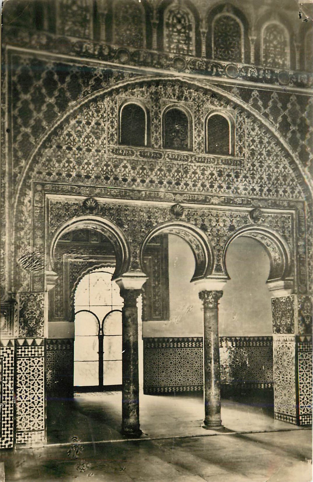 CPM Sevilla Real Alcazar Salon de Embajadores Alcazar Royal Salon ded Amnbasaduers Ediciones Arribas Espanola Madrid 7 S
