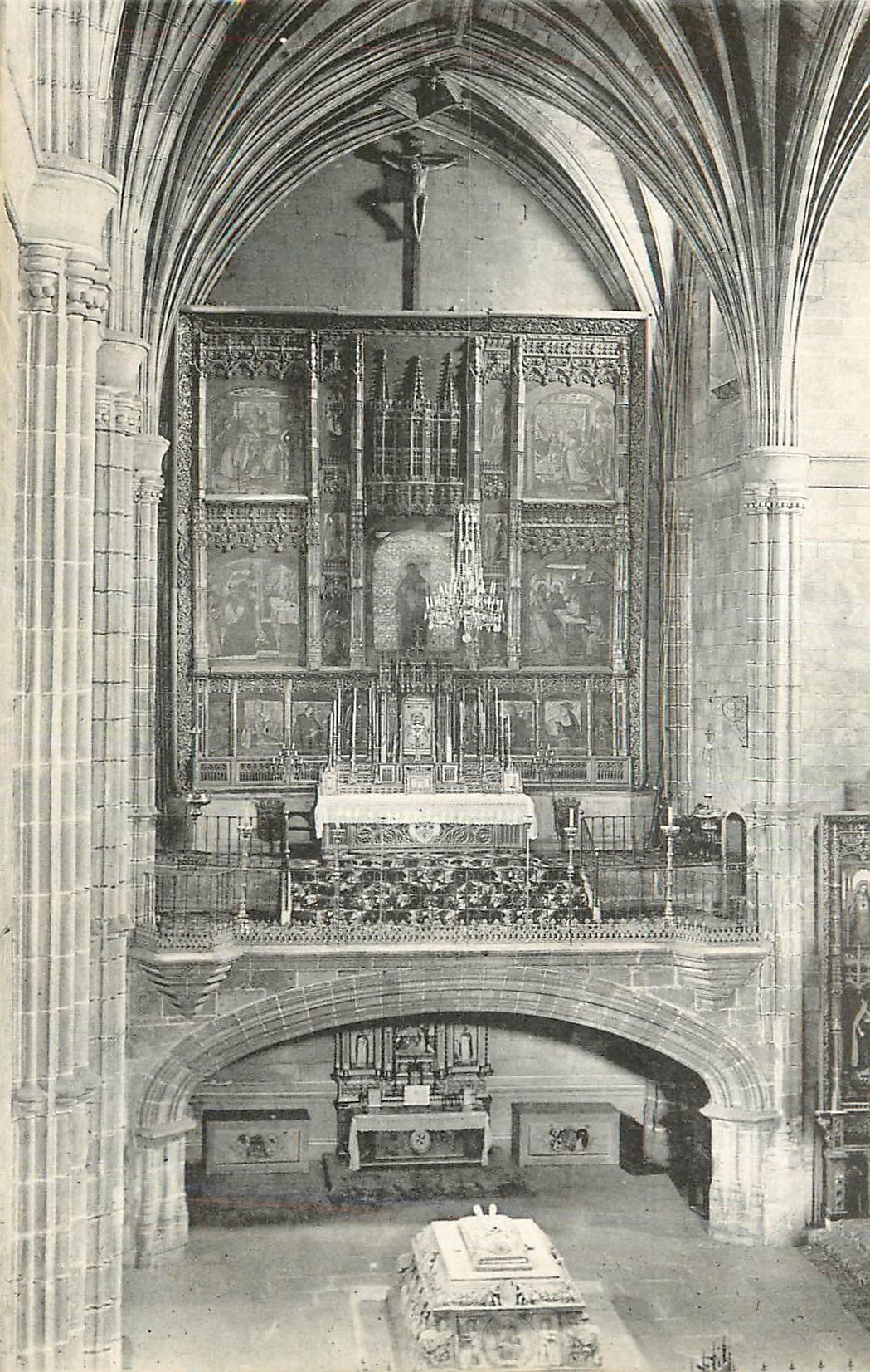 CPA Avila Convento de Santo Tomas Altar Mayor