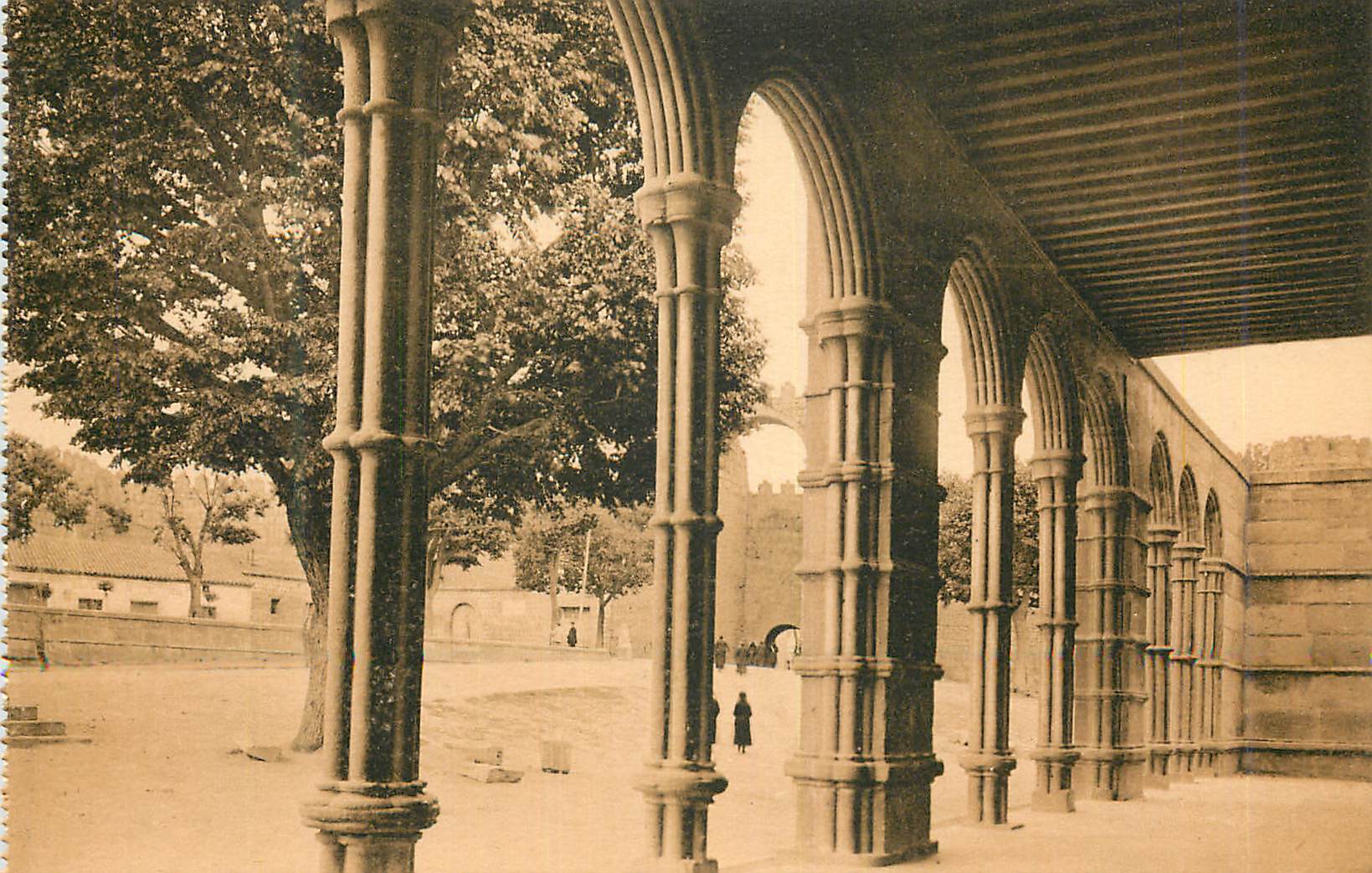 CPA Avila Iglesia de San Vicente Galeria