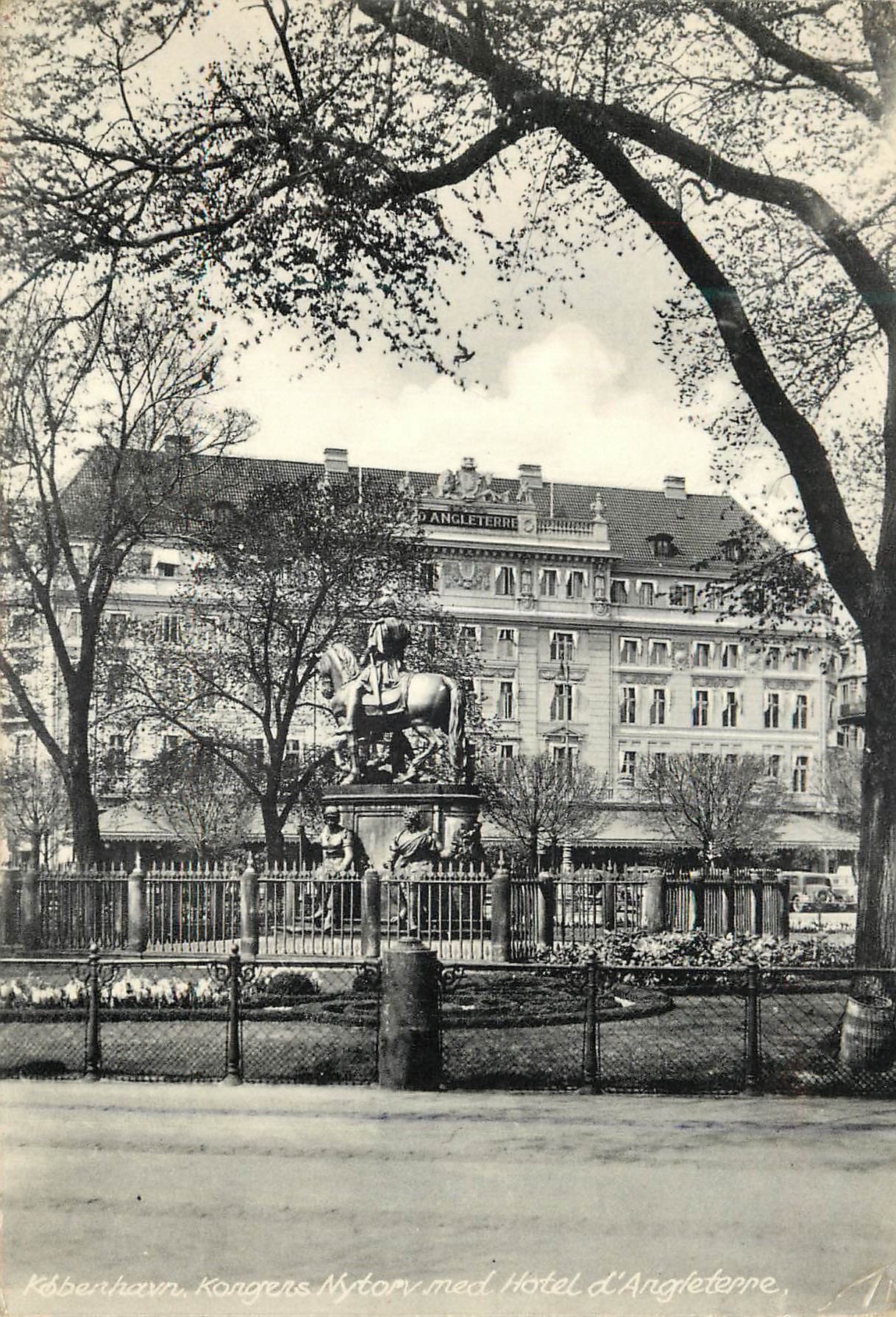 Kopenhagen, Kongens Nytorv mit dem Hotel d'Angleterre — Rudolf Olsen, Kunstforlag, Énret Nr. 9595