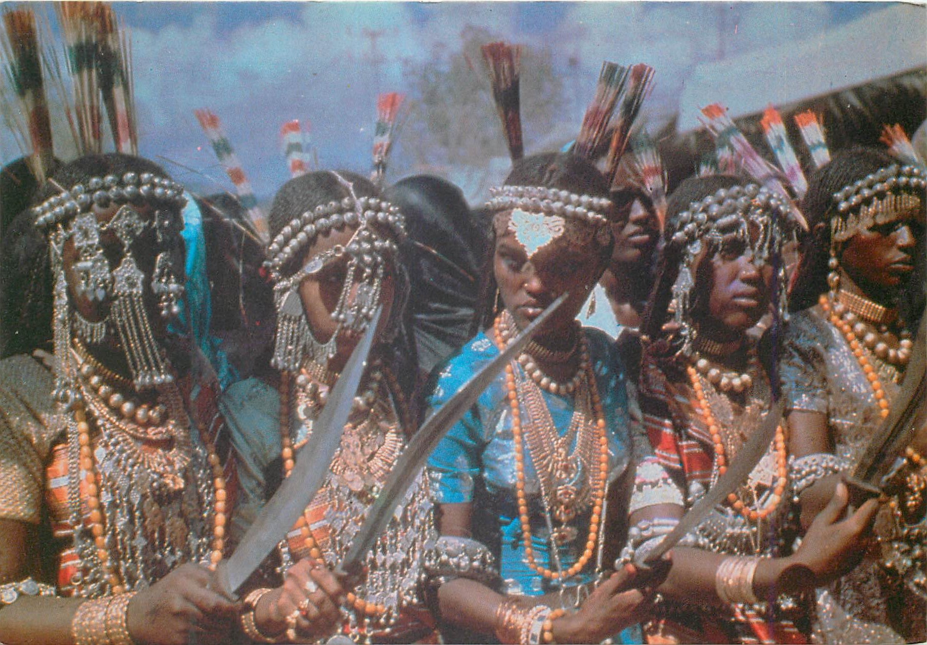 CPM Djibouti Republique de Djibouti Costumes de fete