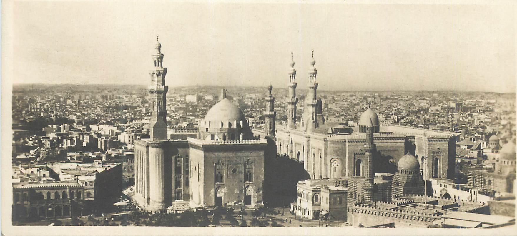 CPA Le Caire Vue generale avec les Mosquees du Sultan Hassan et d El Rifal