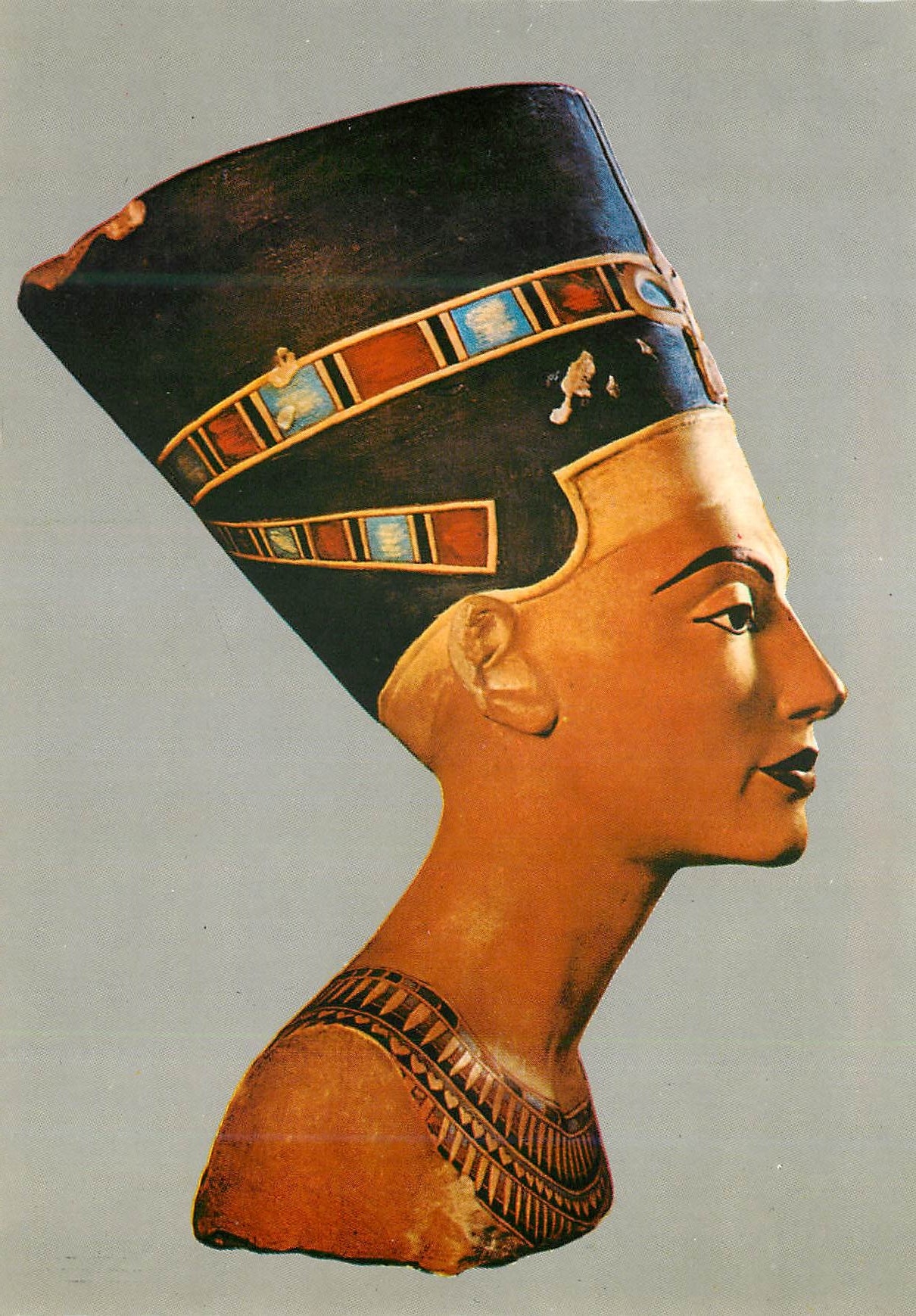 Tête peinte de la reine Néfertiti — Dynastie 18 — Édition Al Ahram, Caire