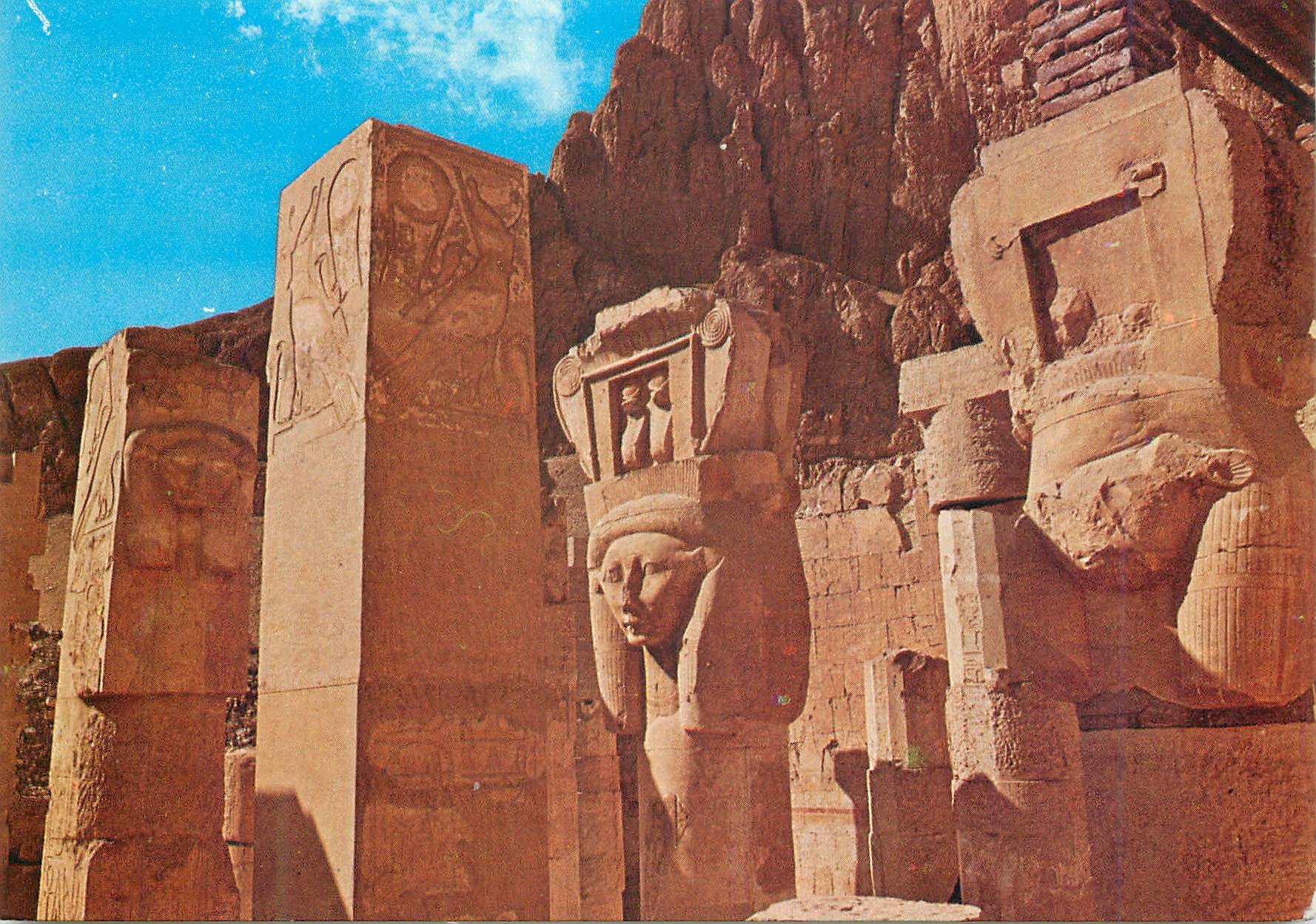 CPM Temple of the Quenn Hapshepsut Quenn Hapshepsuts statue