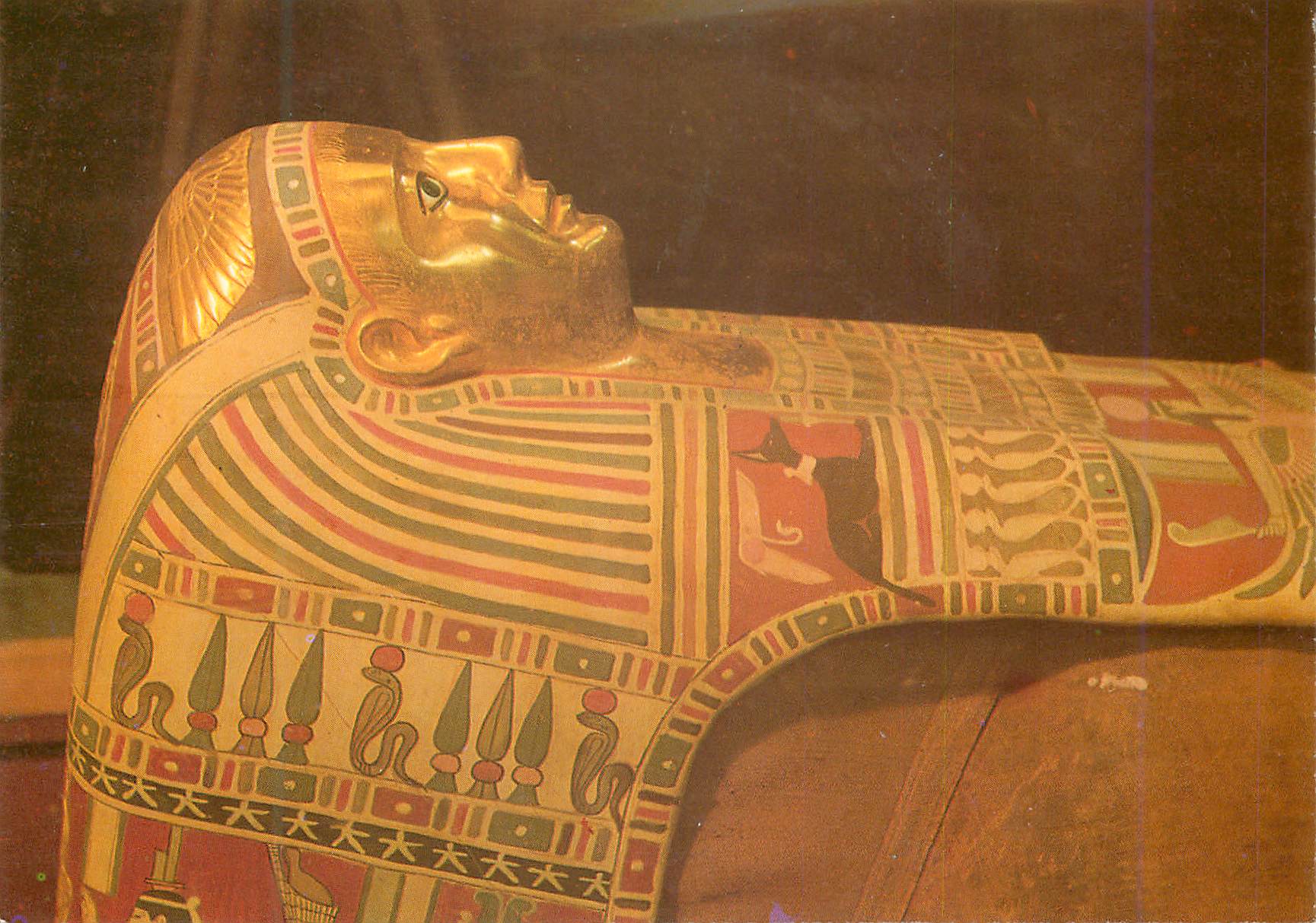 Masque momifié doré — Ptolémaïque — D'après le Musée égyptien de Caire