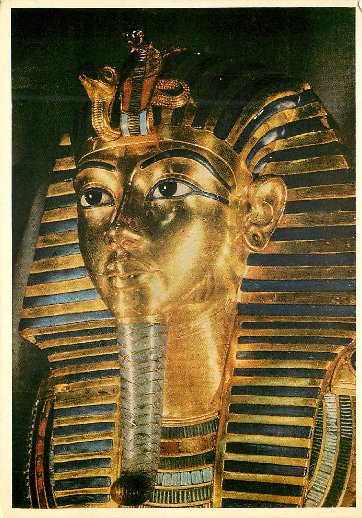 CPM Art Egyptian vers Le Tresor du Toutankhamon Le masque funeraire en or Musee du Caire
