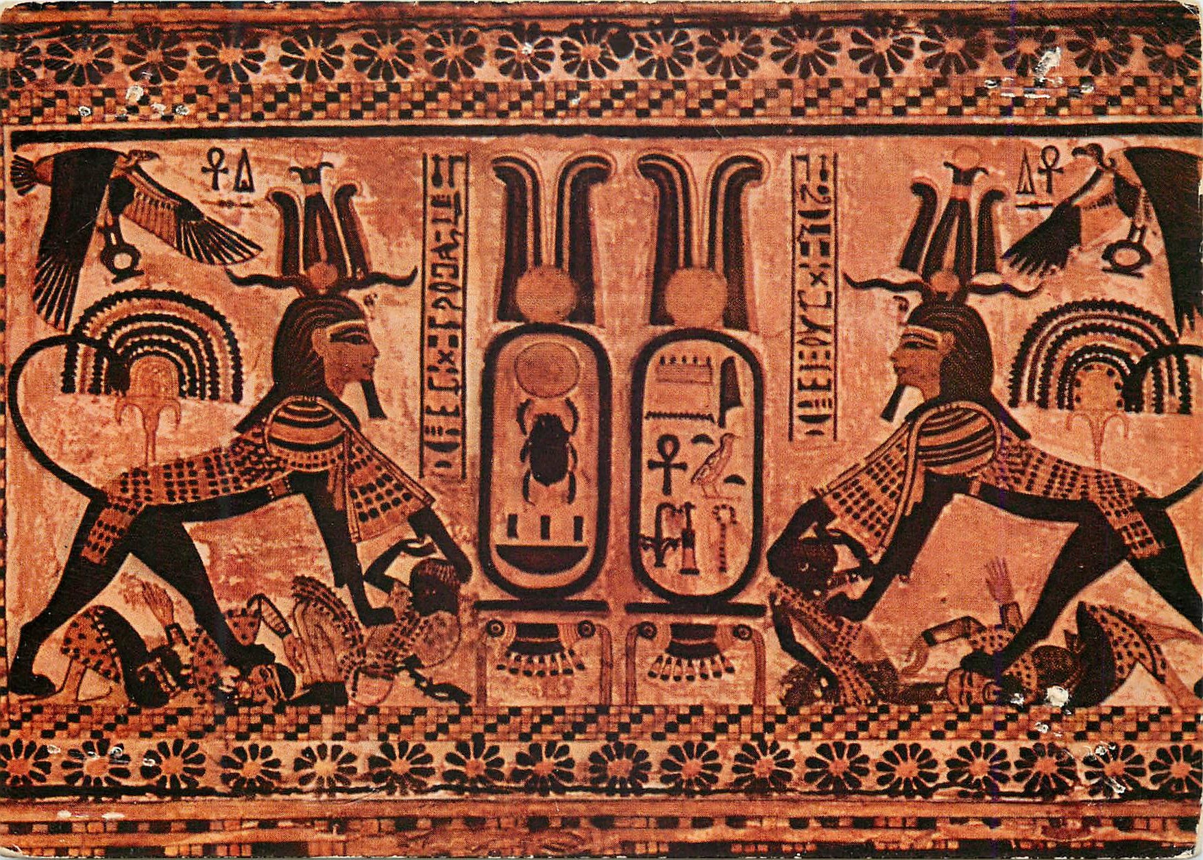 CPM Tutanchamon Als Sphinx Auf einer Truhe aus dem Tal der Konige Theben Um Chr Museum in Kairo