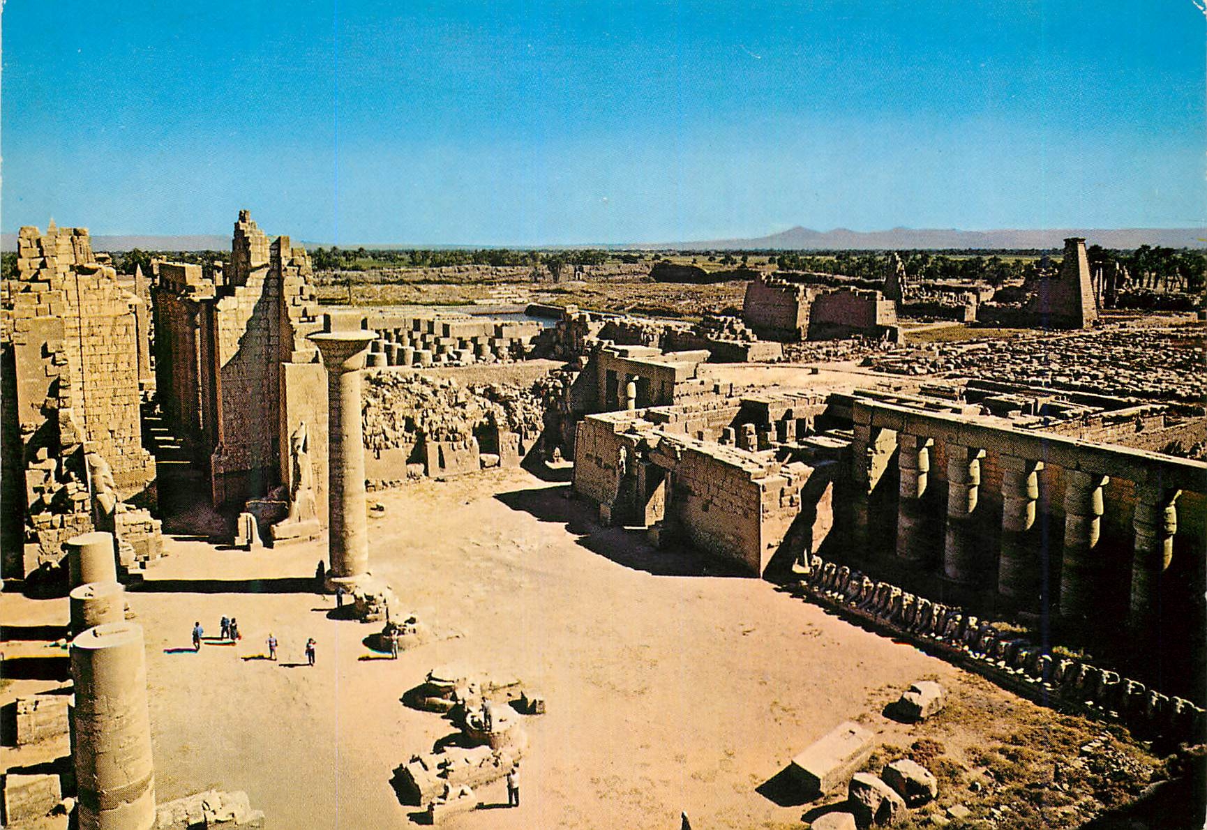 Luxor-Karnak — Grande cour d'Amon — éditeur Dar El Guedid, CAIRO