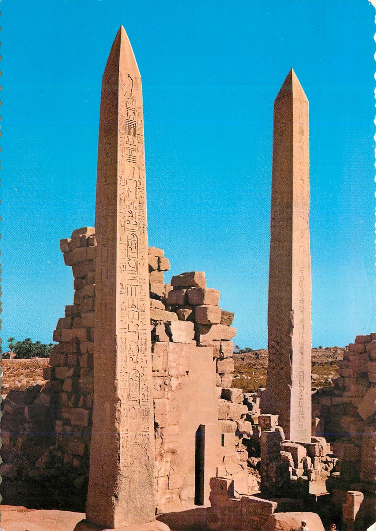 CPM Karnak Obelisques de Thotmes iii de la reine Hatshepsut