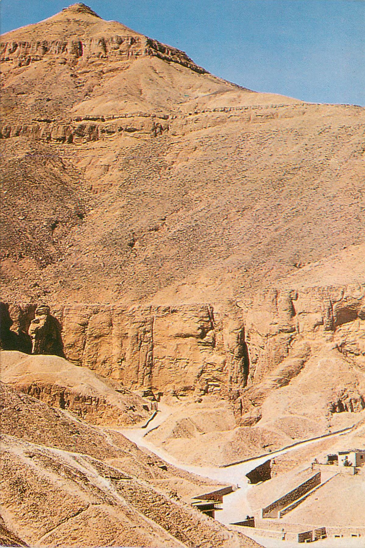 CPM Thebes La vallee des Rois Entre du tombeau du roi Tut Ankh Amon et Ramses vi a droite en bas