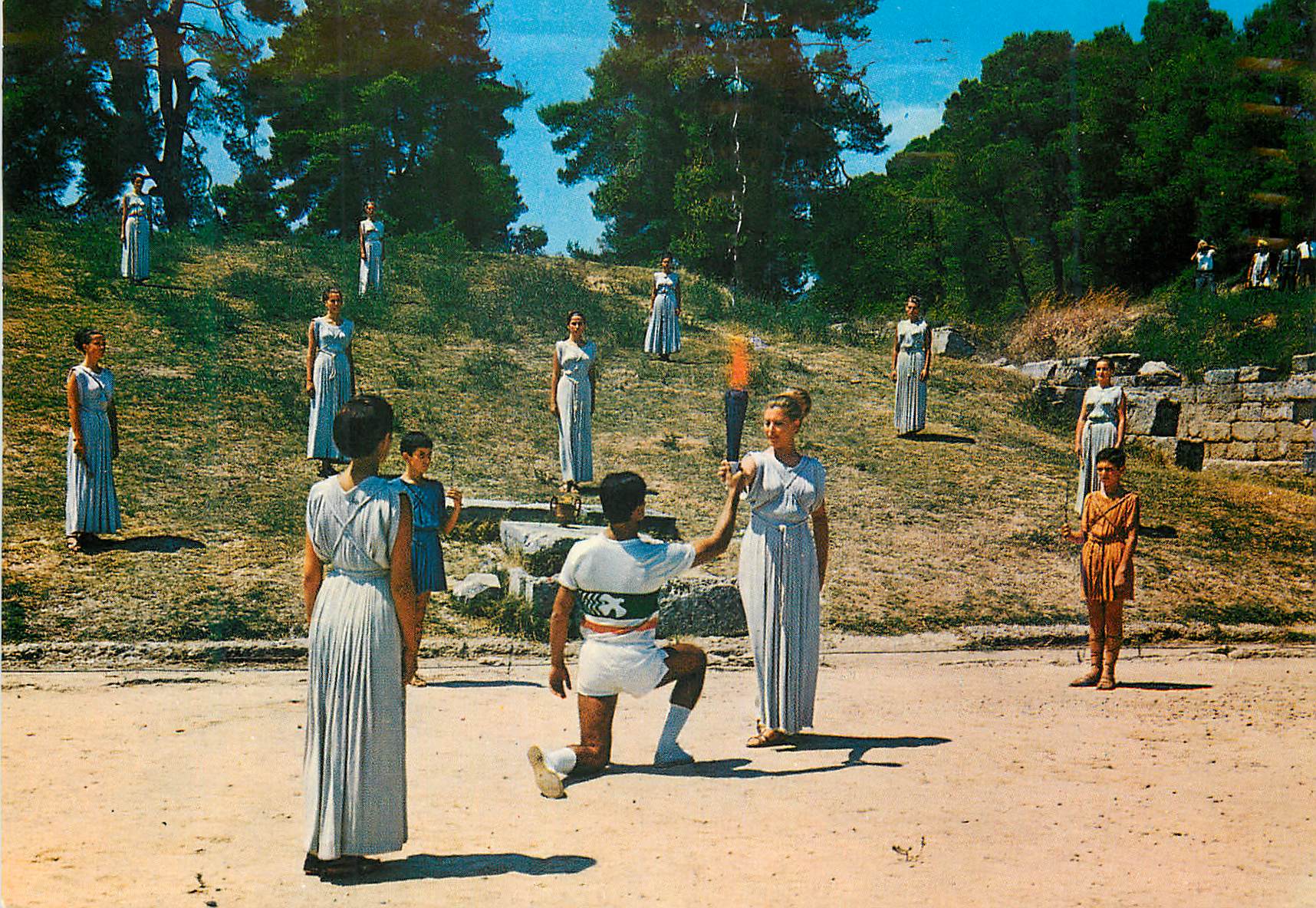 CPM Olympie La remise de la Flamme Olympique