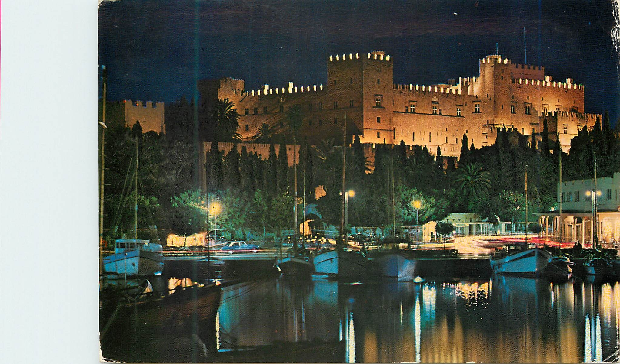 CPM Rhodes Le Palais de chevaliers de nuit