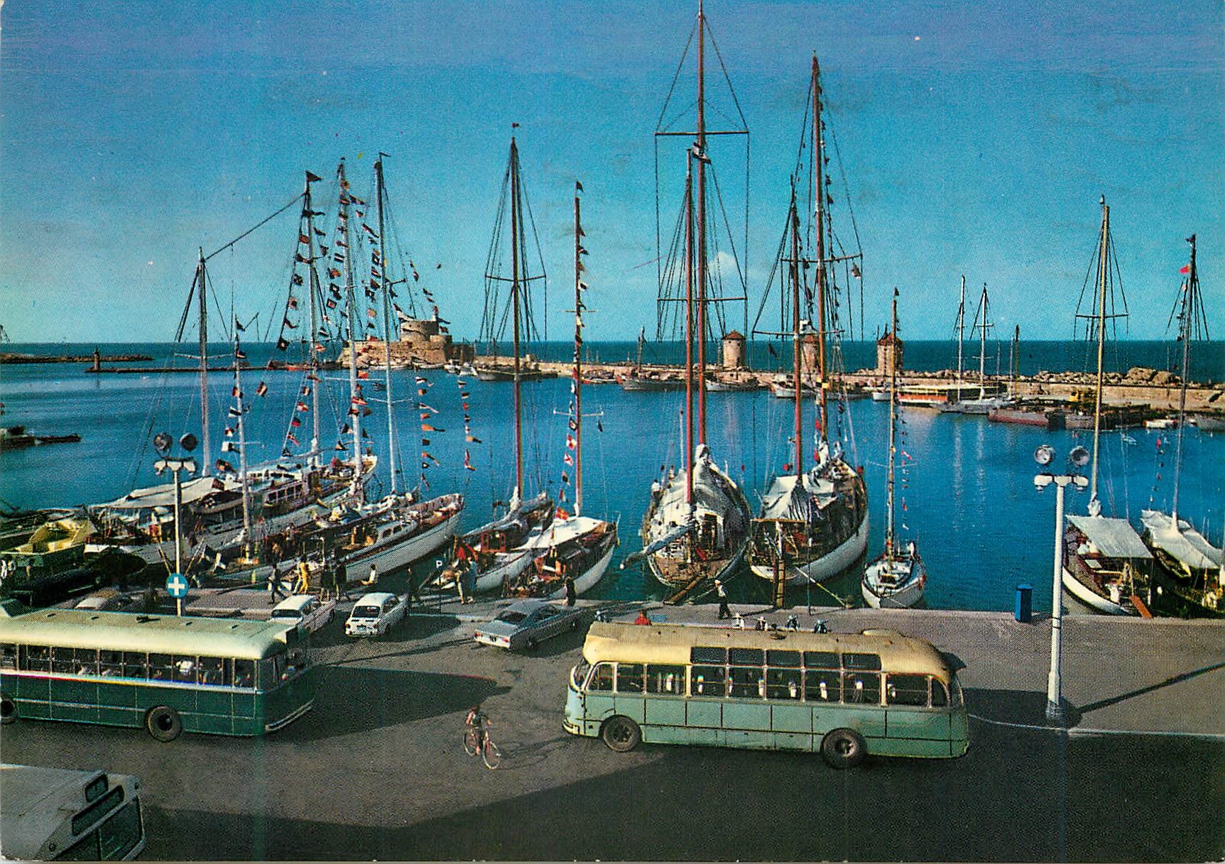 CPM Rhodes Vue du Port Bateaux