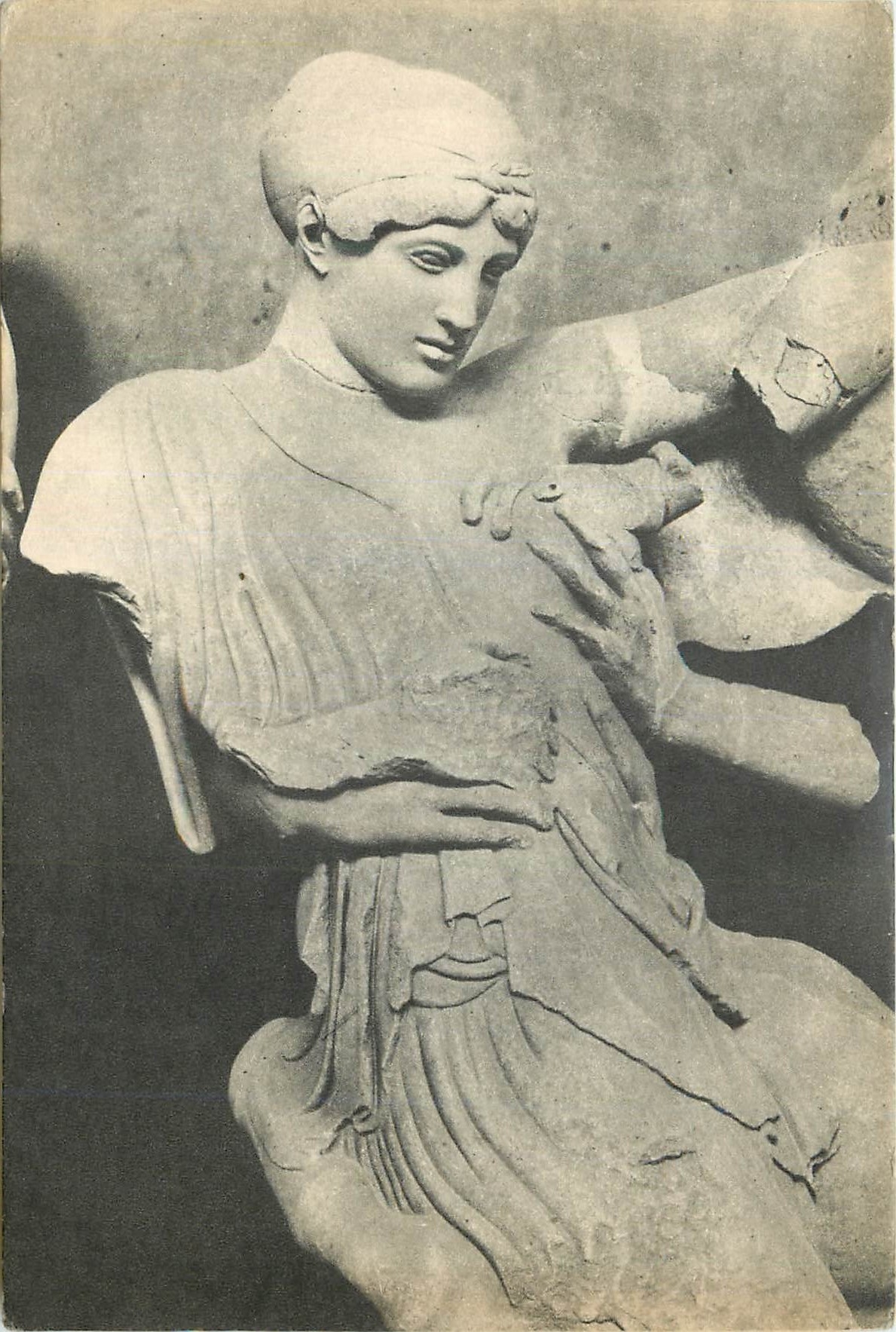 CPM Musee d Olympie Fragment de fronton du Temple de Jupiter