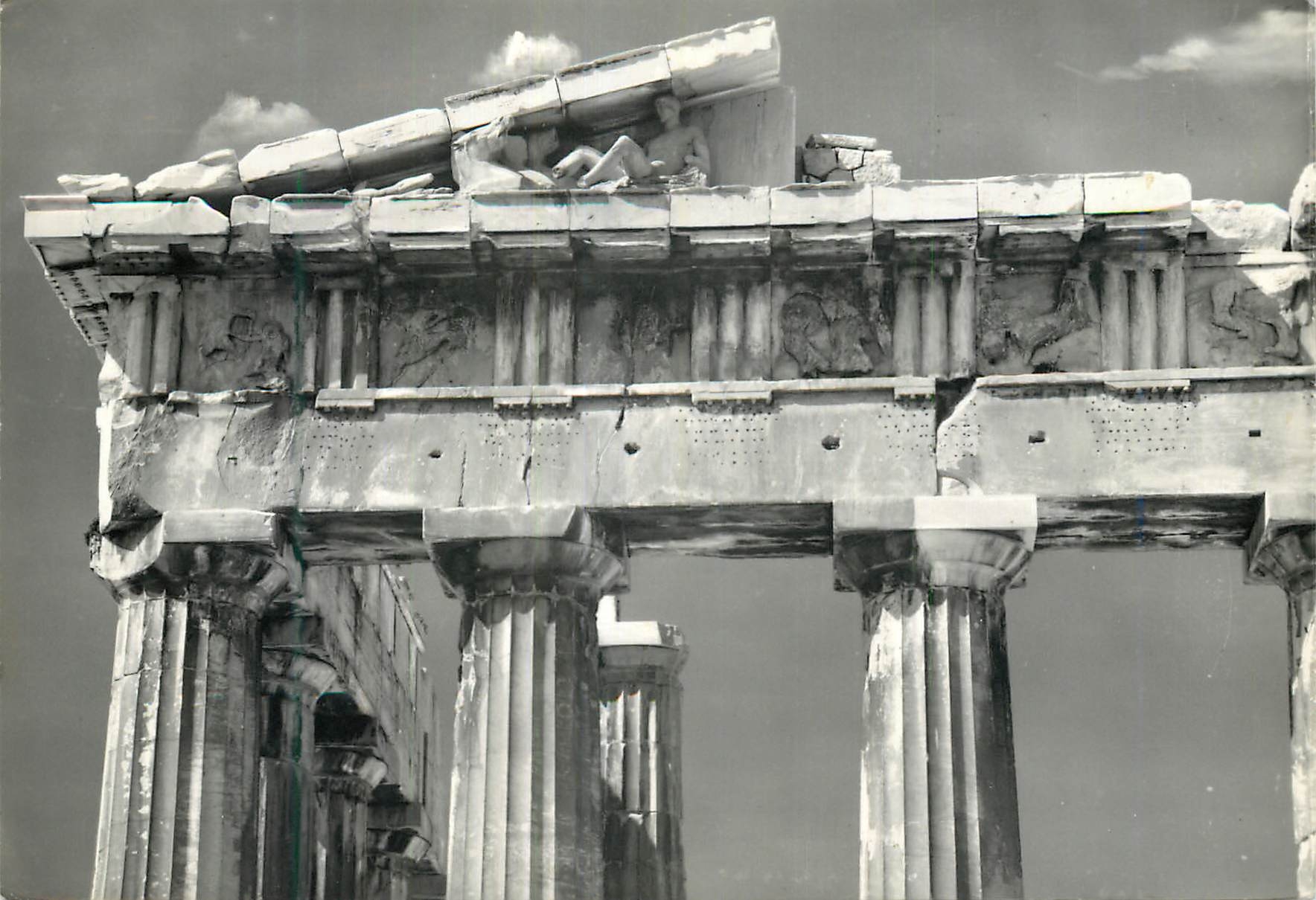 CPM Athenes Le Parthenon partie du fronton Est