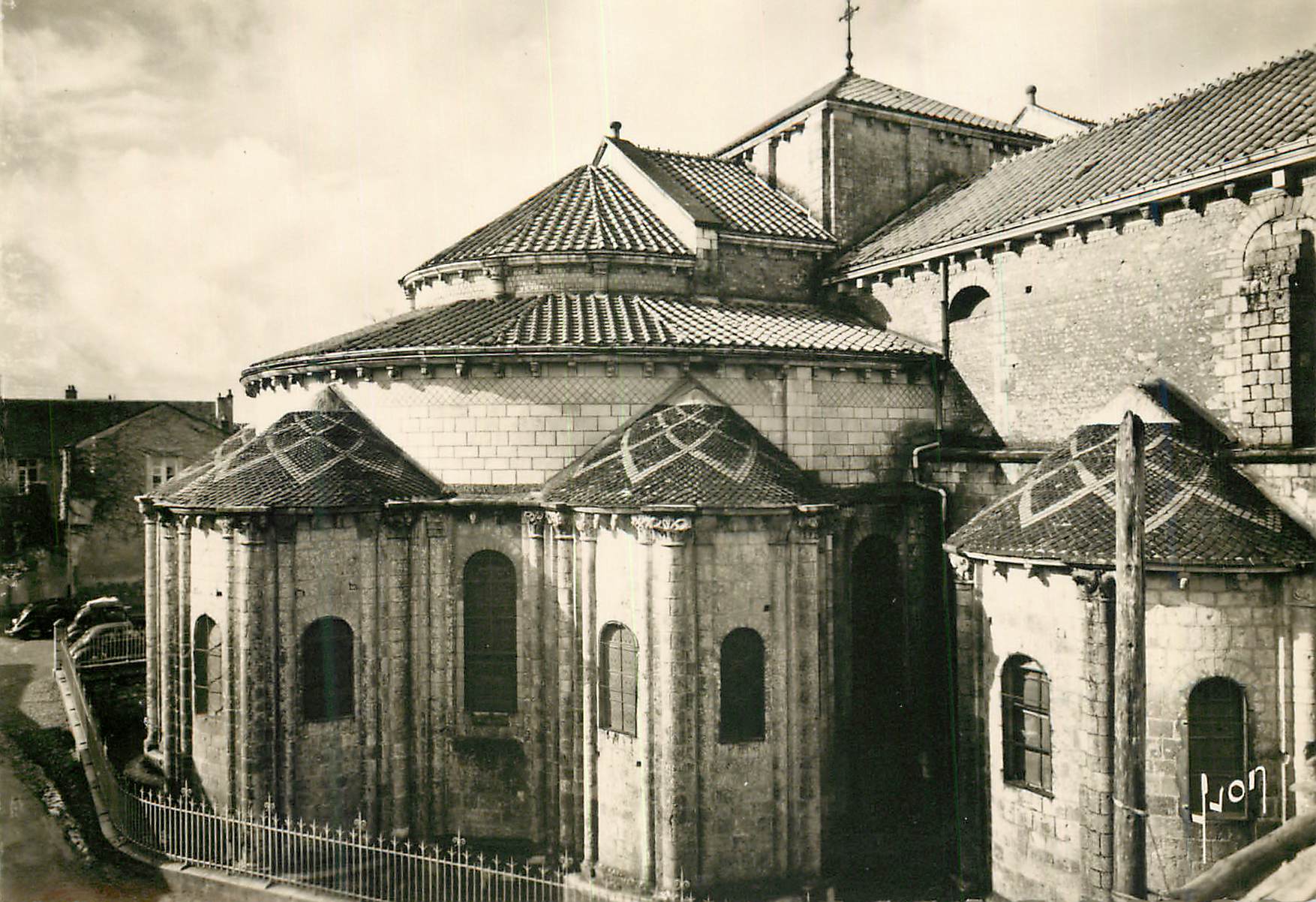 Poitiers (Vienne) — Église St-Hilaire-le-Grand, l'abside (Xe-XIe s.) — Éditions d'Art Martel, Paris