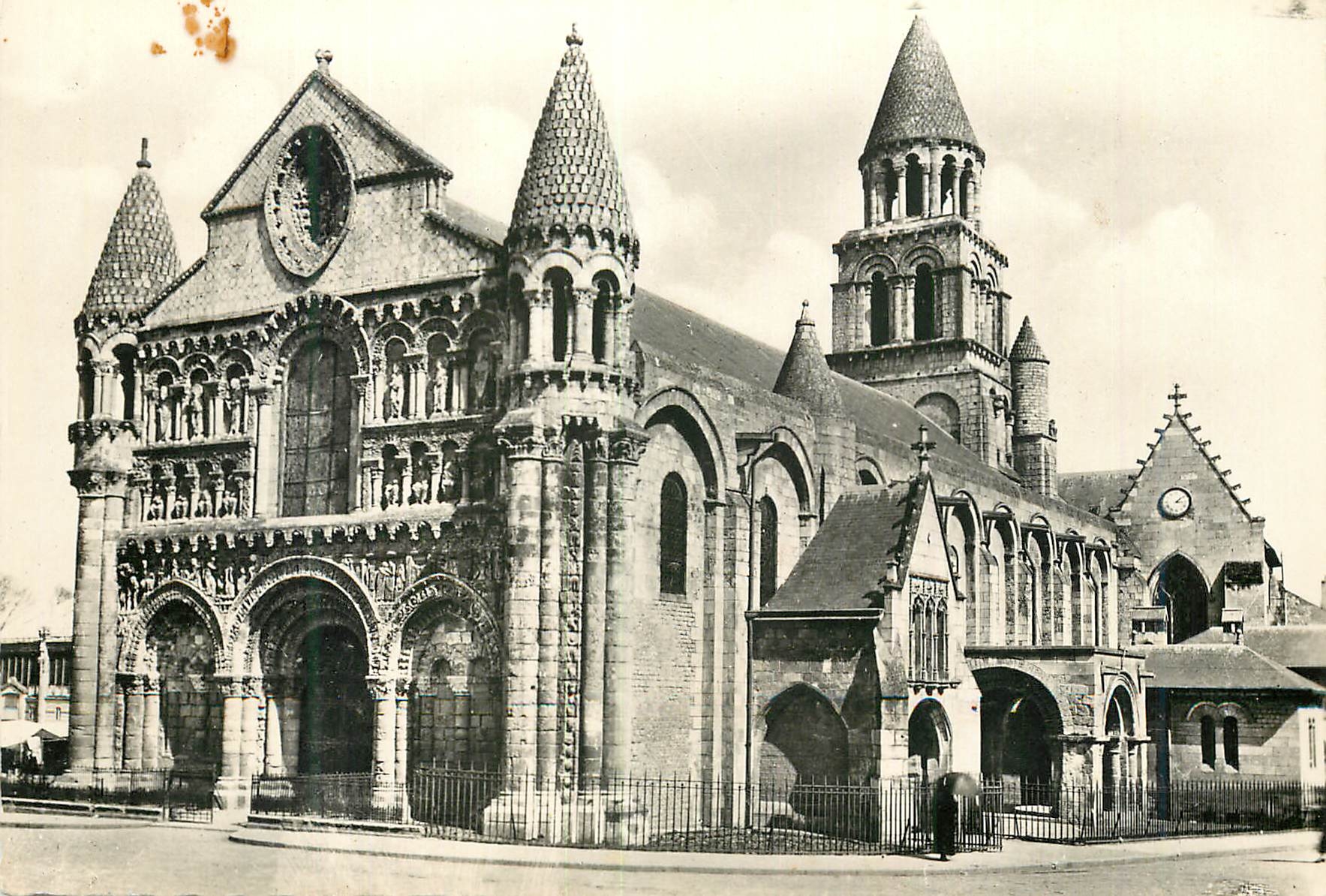 Poitiers — Église Notre-Dame la Grande — façades ouest et sud (XIe, XIIe et XVe s.) — J. Robuchon, Poitiers, N° 34