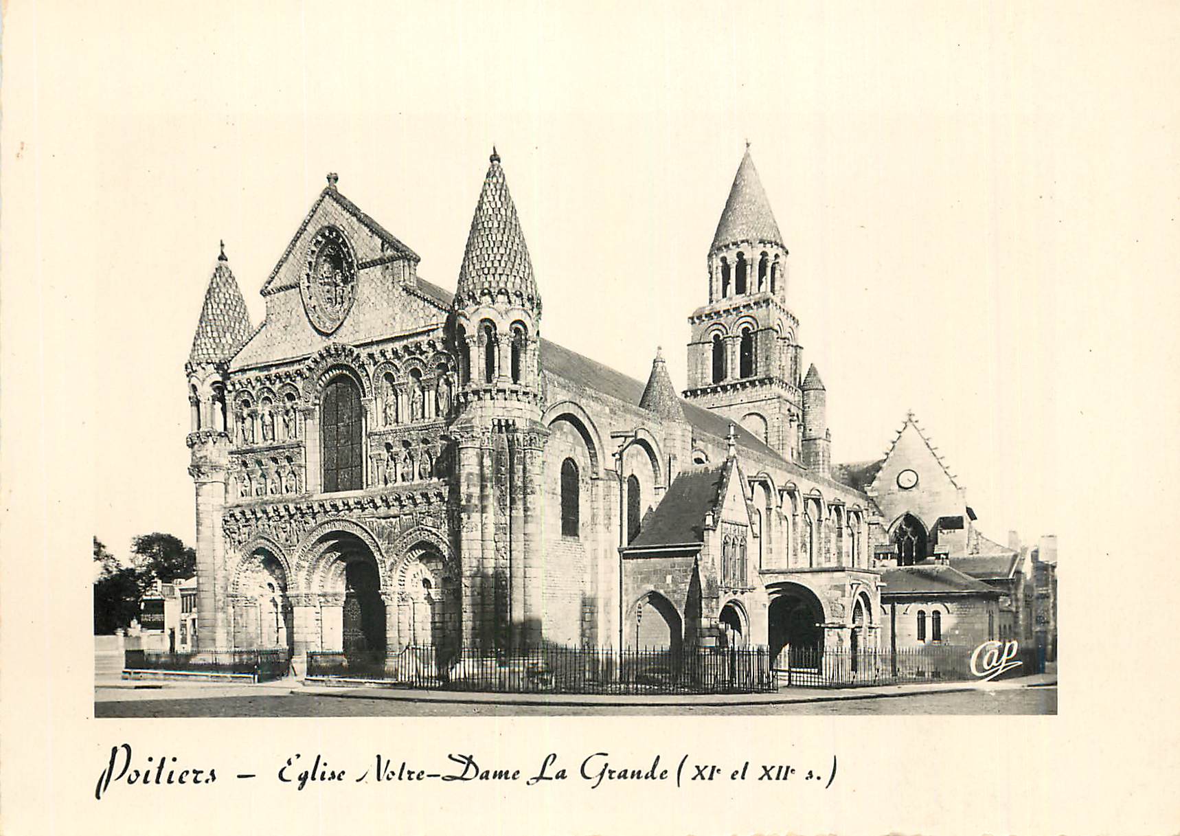 Poitiers — Église Notre-Dame La Grande (XIe et XIIe s.) — Cap