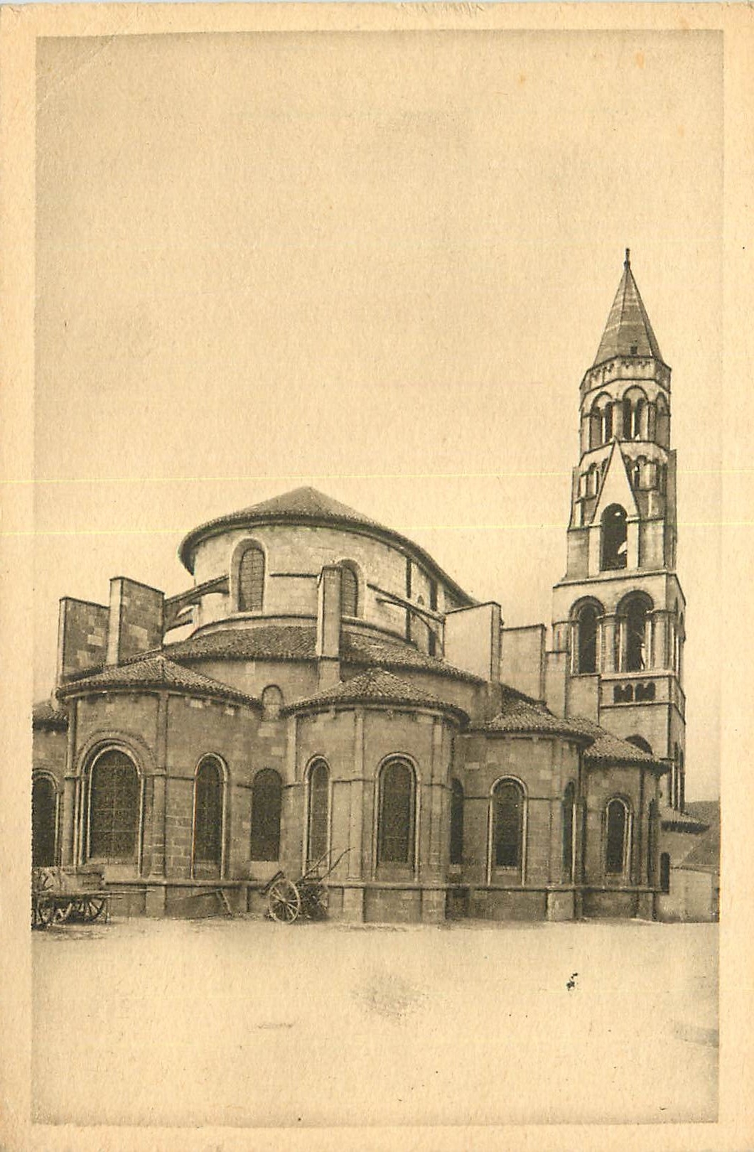 CPA St Leonard Hte V L Eglise Monument Historique du xi