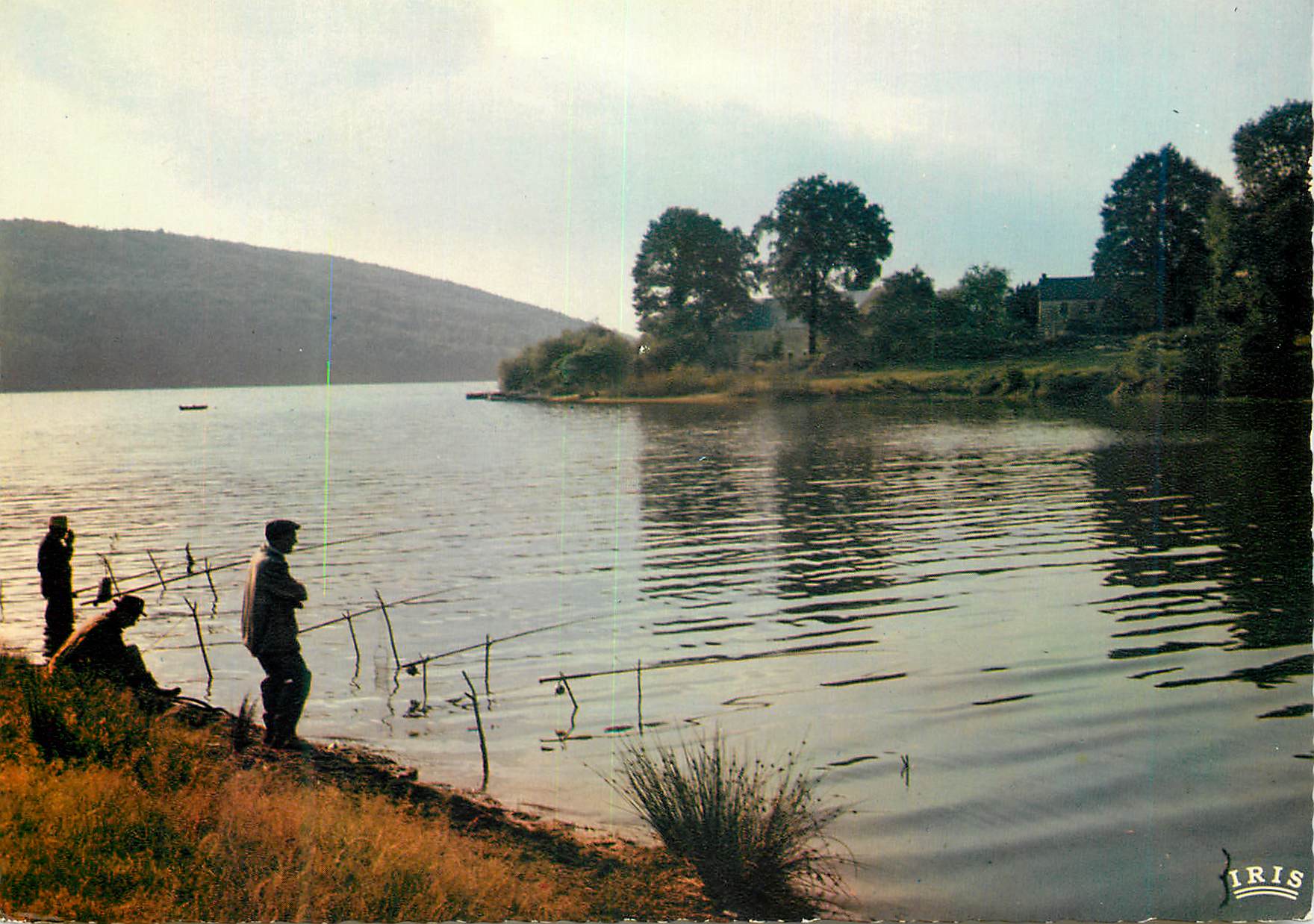 CPM Limousin Pittoresque Graves et silencieux ils jetaient leur ligne das le lac quettant les bulles qui venalnet mourir