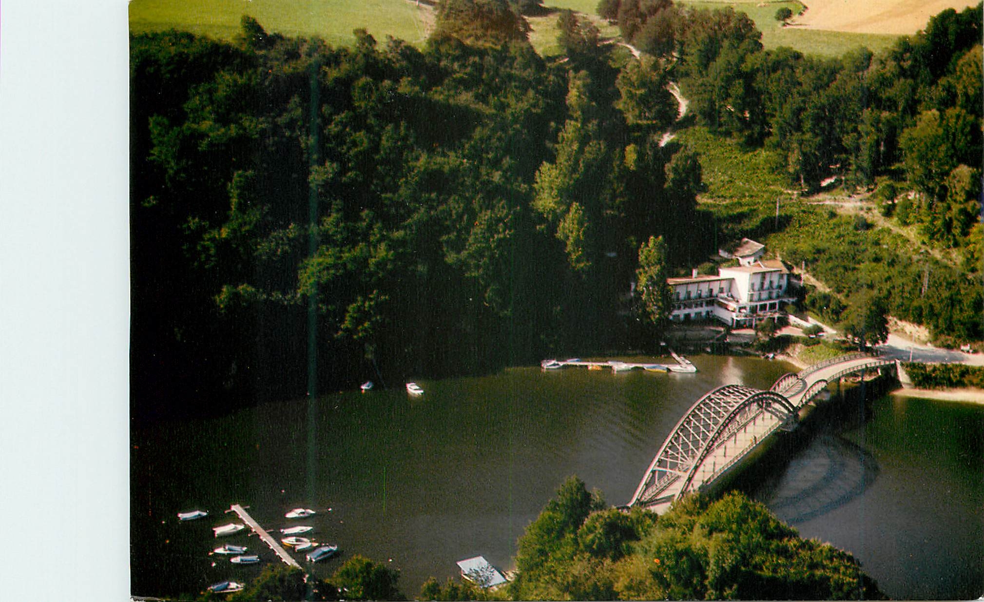CPM Le Limousin Touristique Vallee du Taurion Le pont du Dognon sur la retenue d eau du barrage de Saint Marc vu d avion