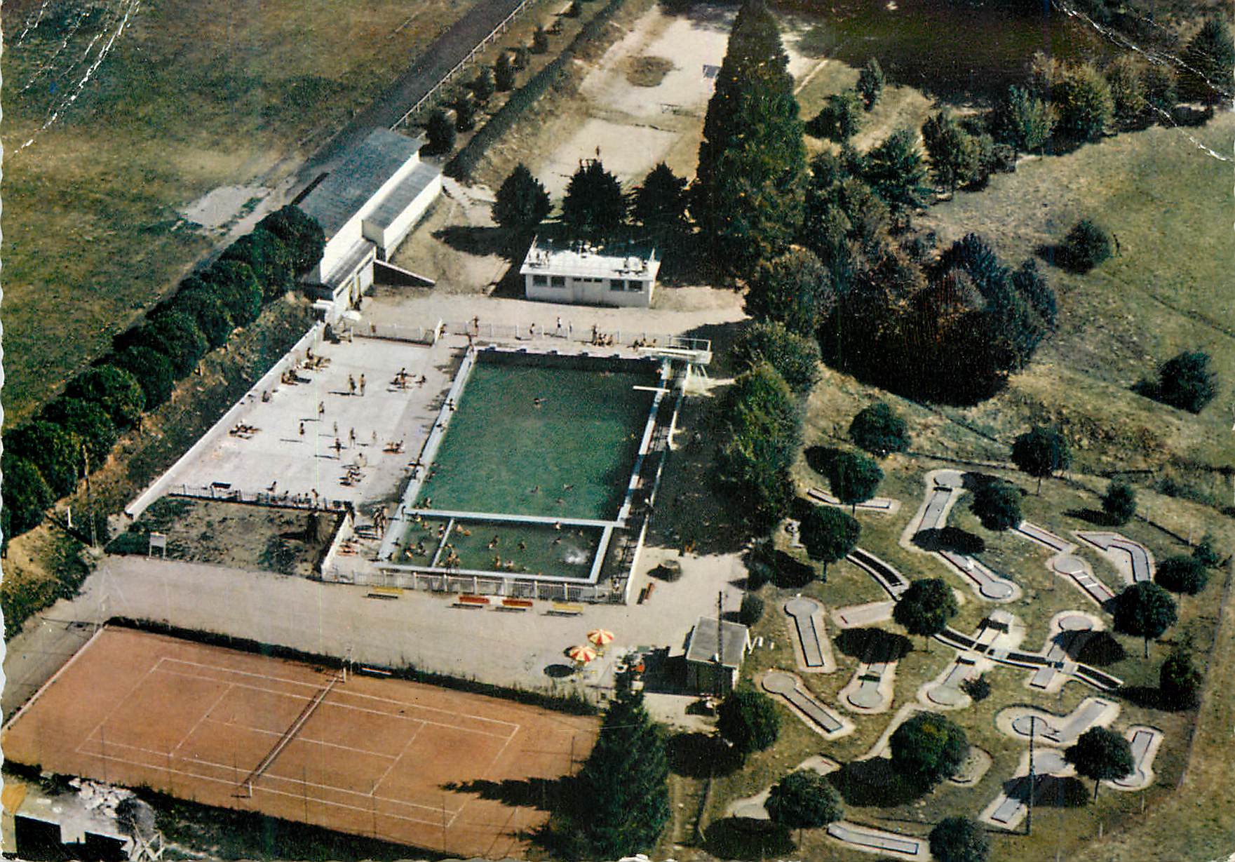 CPM Chalus Hte Vienne Vue aerienne La Piscine et le Golf