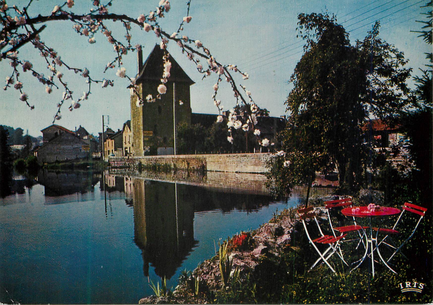 CPM Le Limousin Pittoresque Peyrat Le Chateau La Tour ancienne demeure des princess de Lusignan au bord du lac