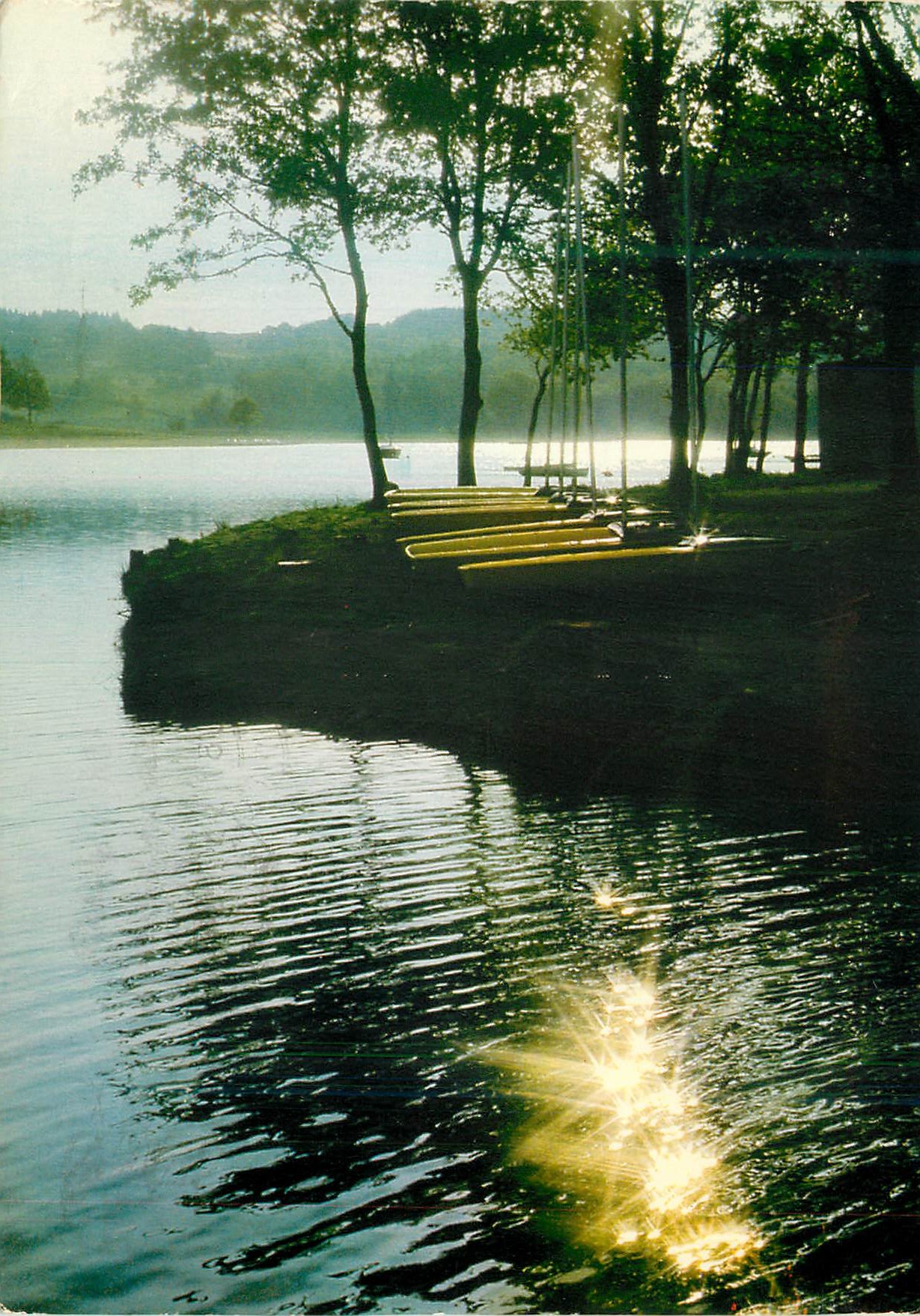 CPM Saint Pardoux Contre jour sur la base nautique du lac