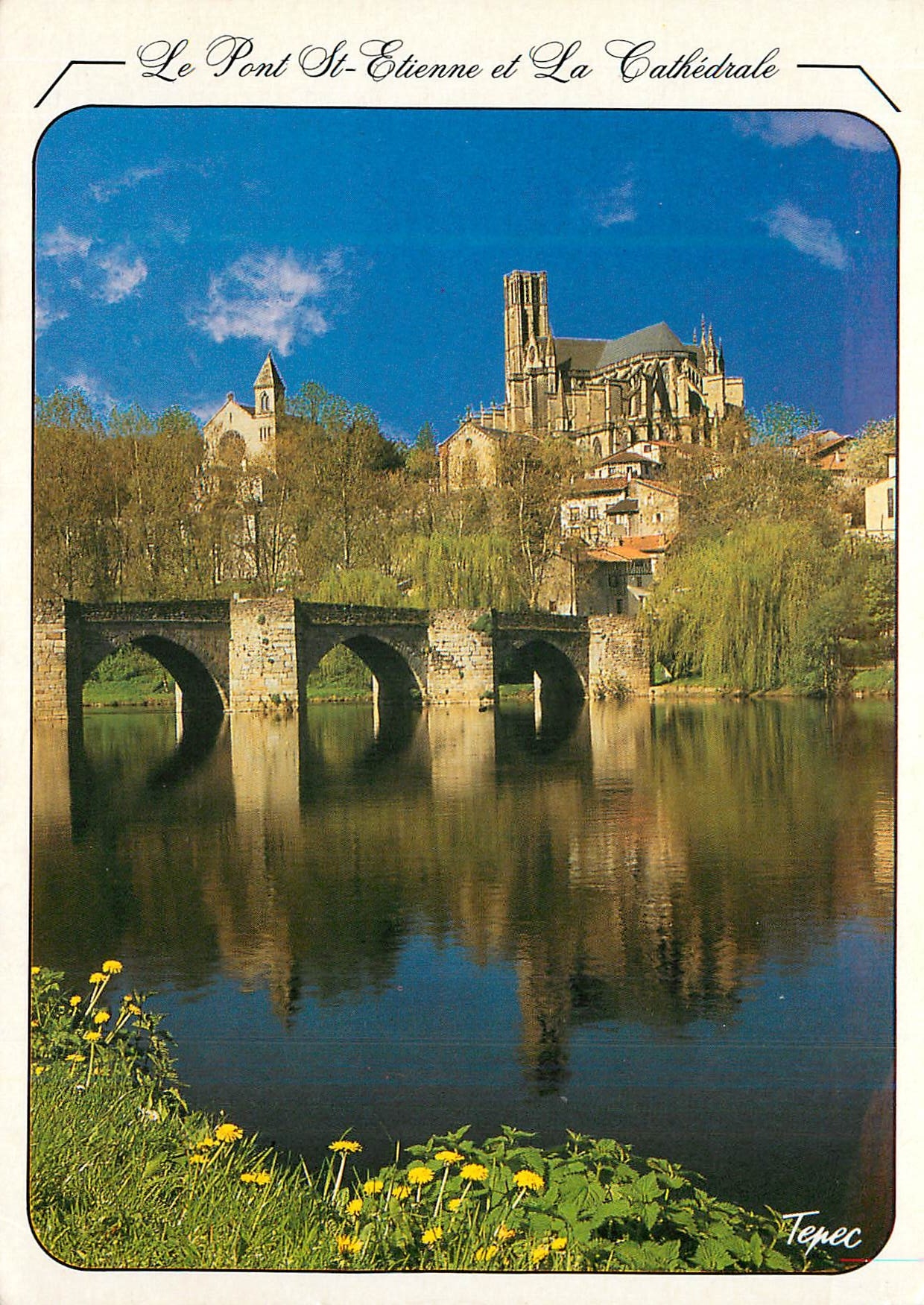 CPM Limoges Haute Vienne Les bords de la Vienne Pont St Etienne et cathedrale St Etienne