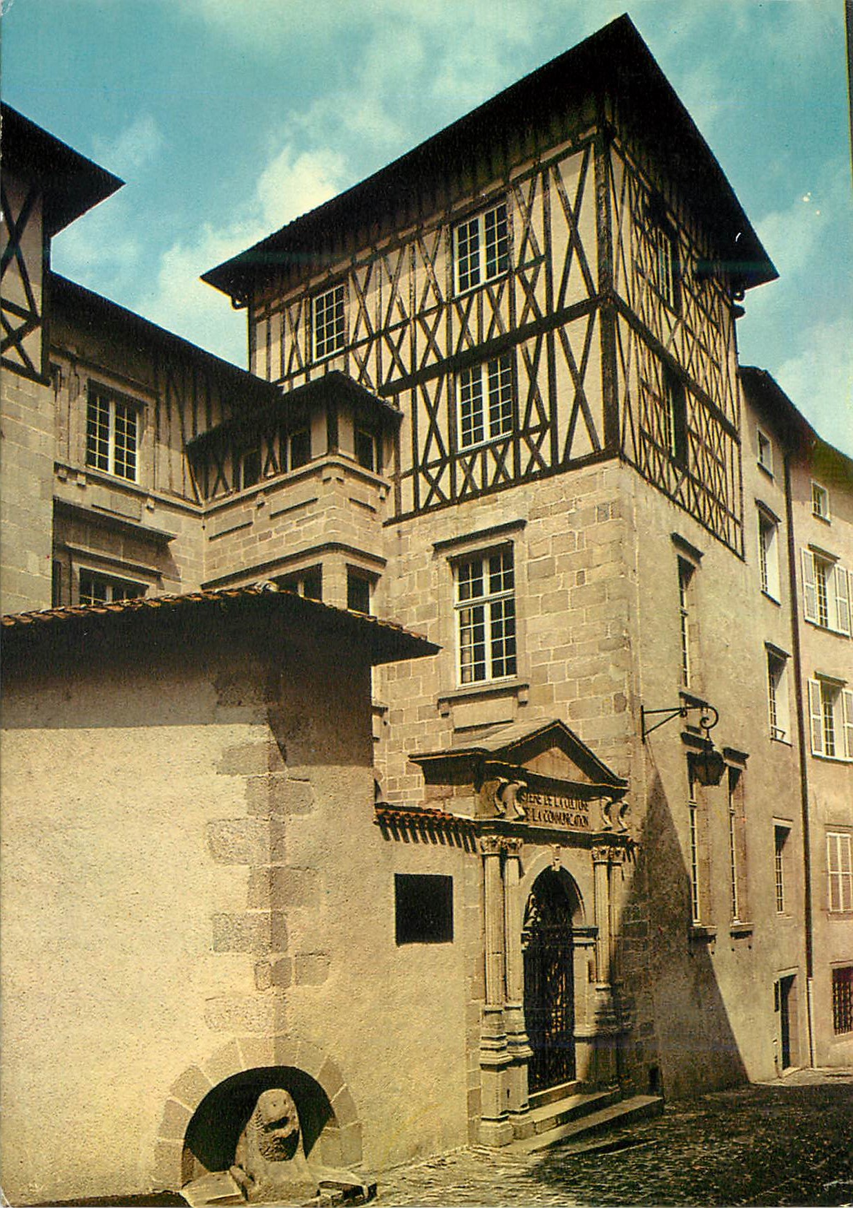 CPM Capitale du Limousin Le vieux Limoges restaure Place du Presidial le Ministere de la Culture et de la Communication