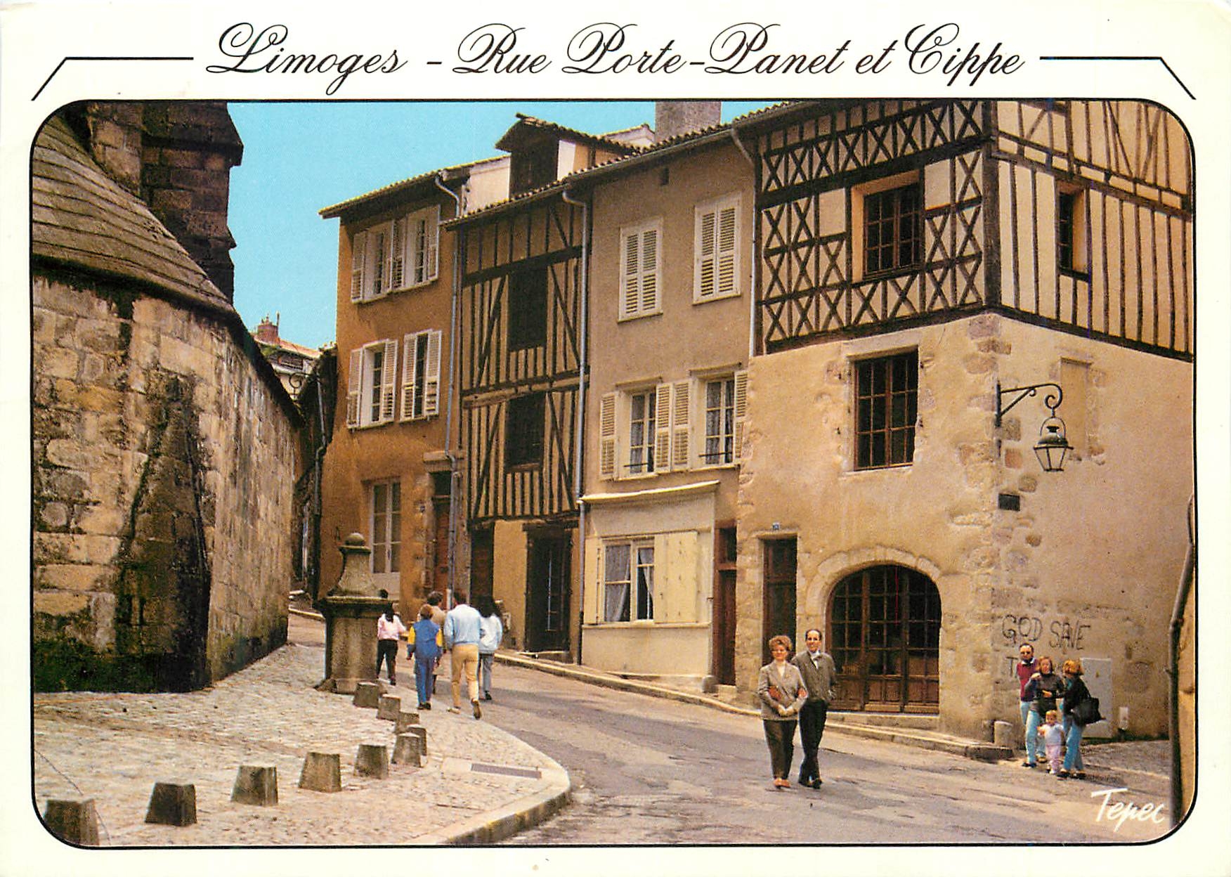 CPM Limoges Hte Vienne Au chevet de la Cathedrale rue Porte Panet Le Cippe surmante d une sphere c est le plus remarquab