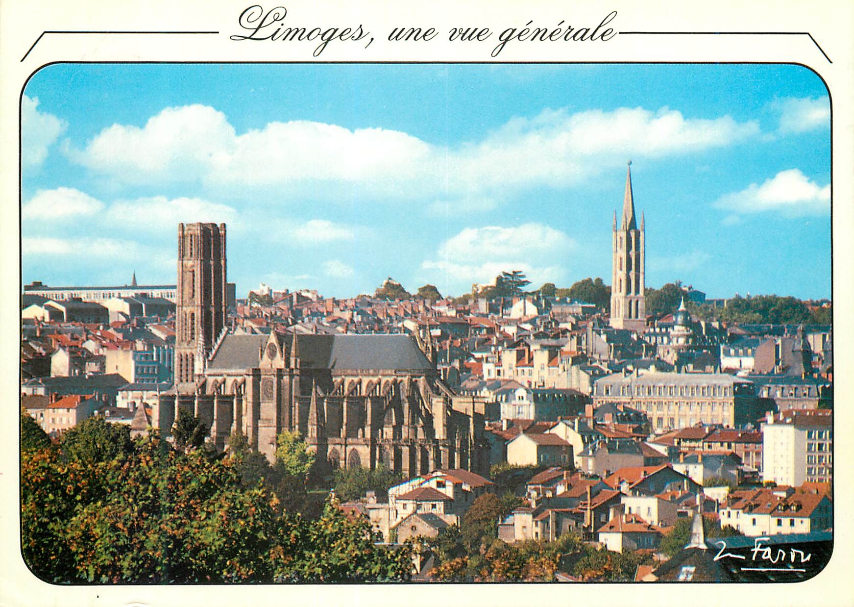CPM Limoges une vue generale au premier plan la cathedrale puis le clocher St Michel centre ville