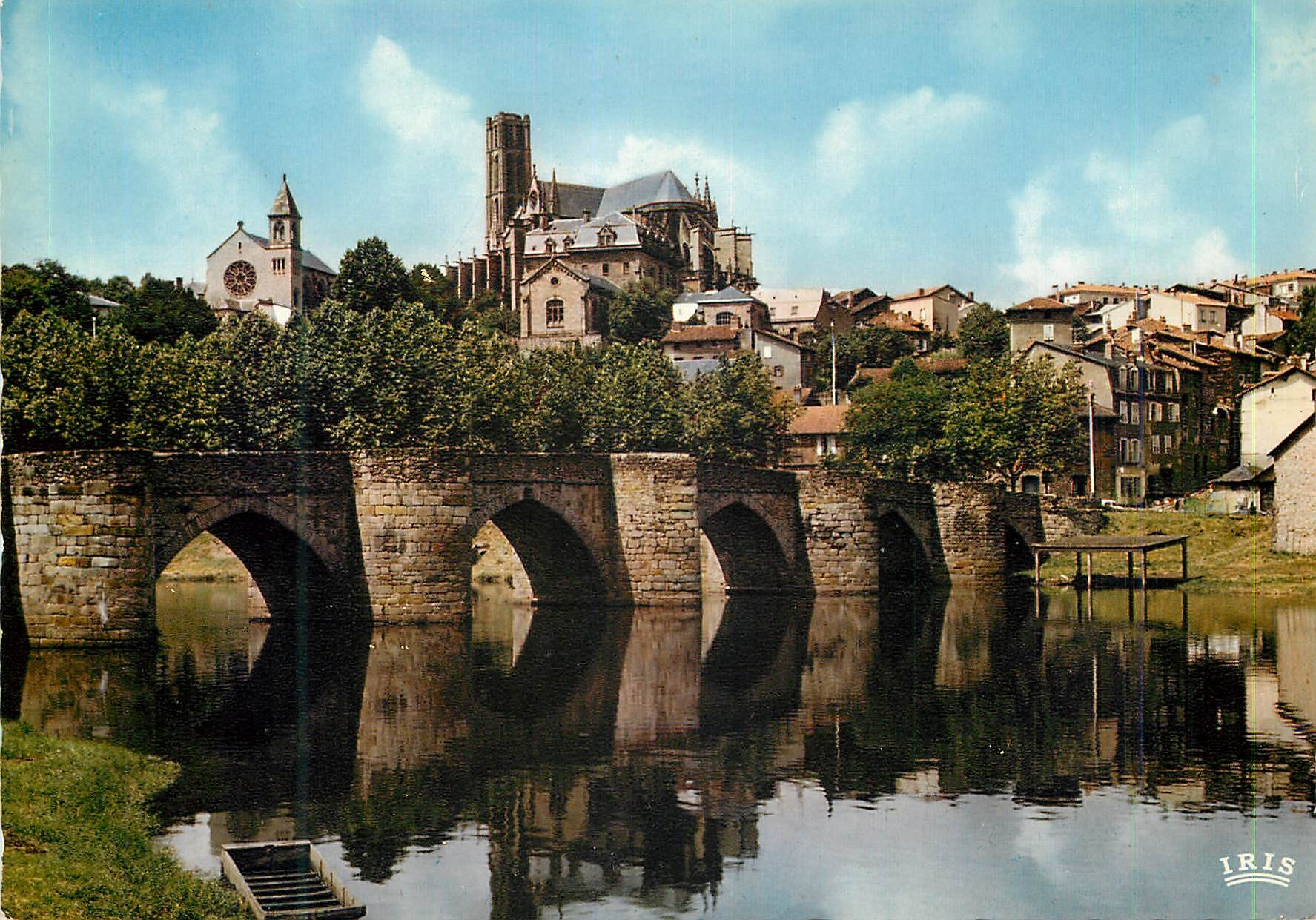 CPM Limoges Hte Vienne Le Pont St Etienne xii siecle Monument historique et la Cathederale xii siecle