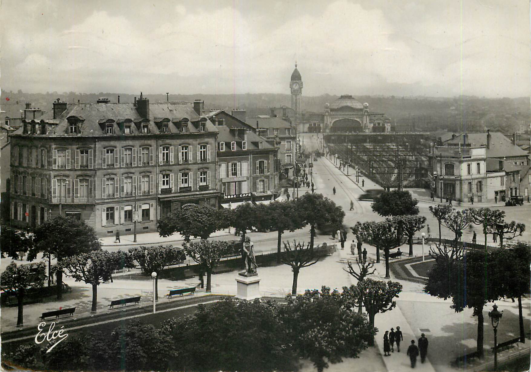 CPM Limoges H V Place Jourdan et la gare monumentale