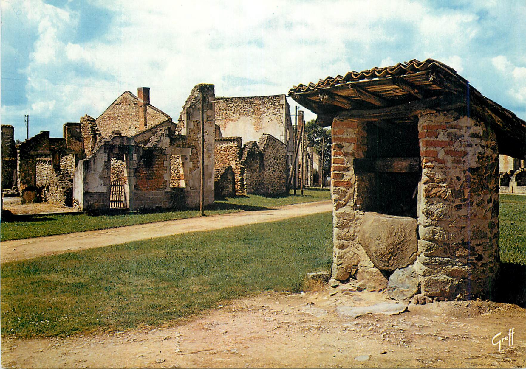CPM Oradour sur Glane Haute Vienne Cite Martyre 10 Juin 1944 Les Nazis firent fusiller les hommes bruler les femmes et l