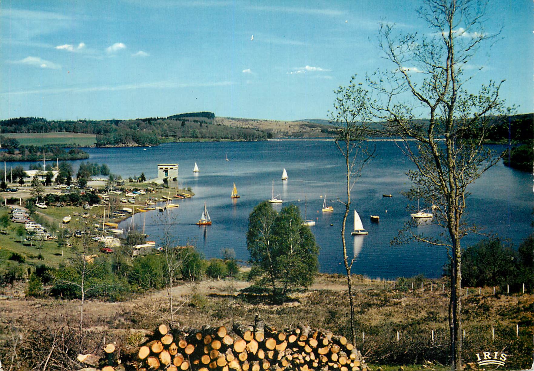 CPM Limousin Pittoresque Pres de Peyrat le Chateau le lac de Vassivieres l un des plus beaux du Limousin attire tous les
