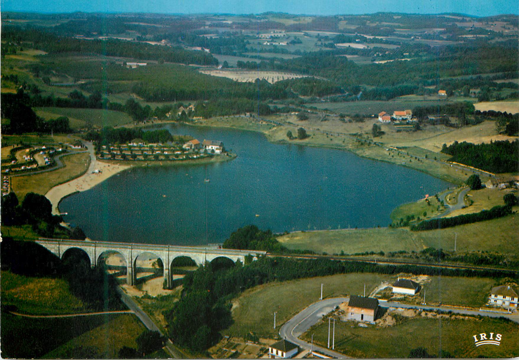 CPM St Yrieix La Perche Haute Vienne Le Camping et le Plan d eau vus du ciel